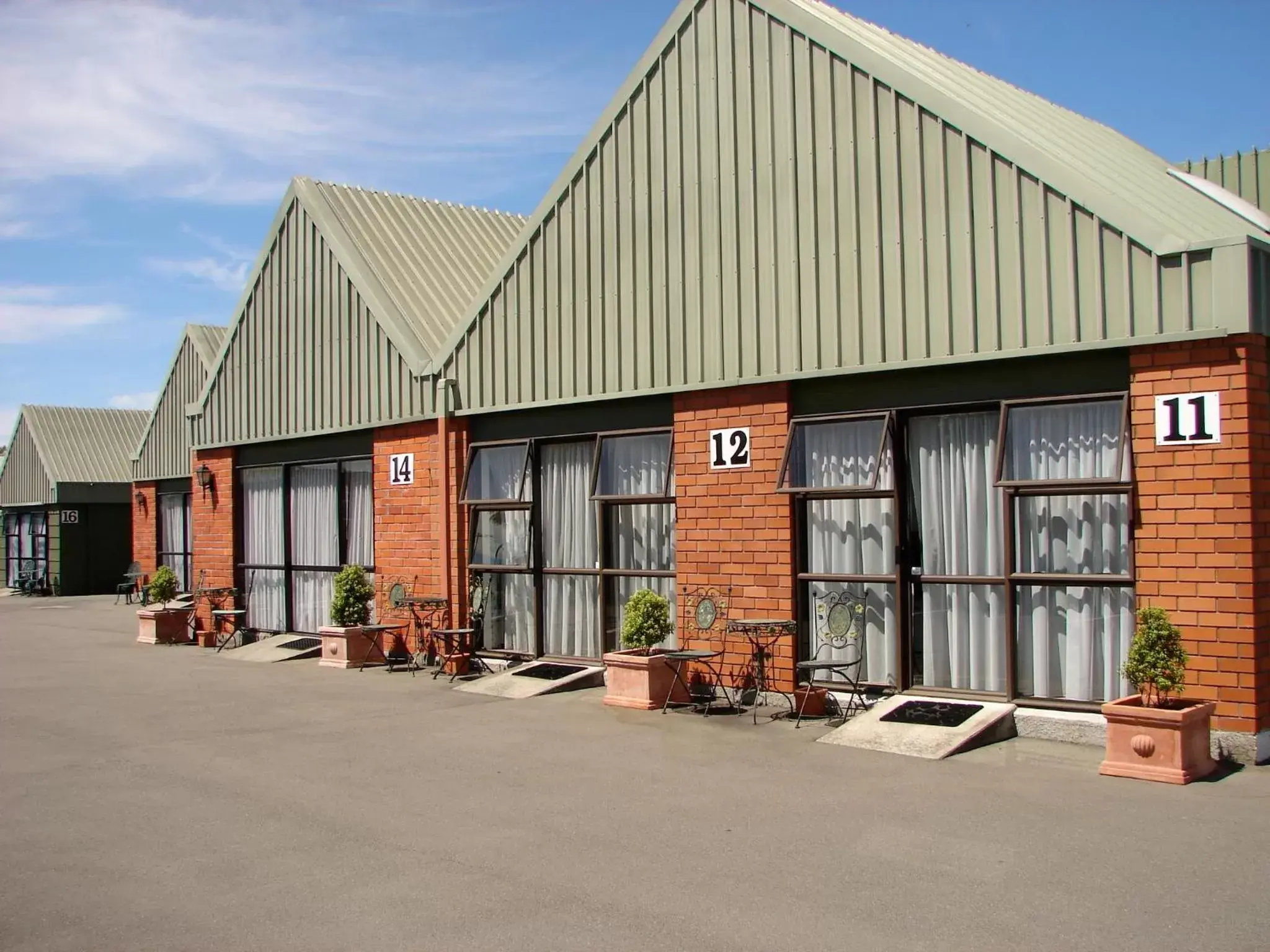 One-Bedroom Queen Apartment with Spa Bath in 193 Aorangi Manor Motel One-Bedroom Queen Apartment with Spa Bath in 193 Aorangi Manor Motel