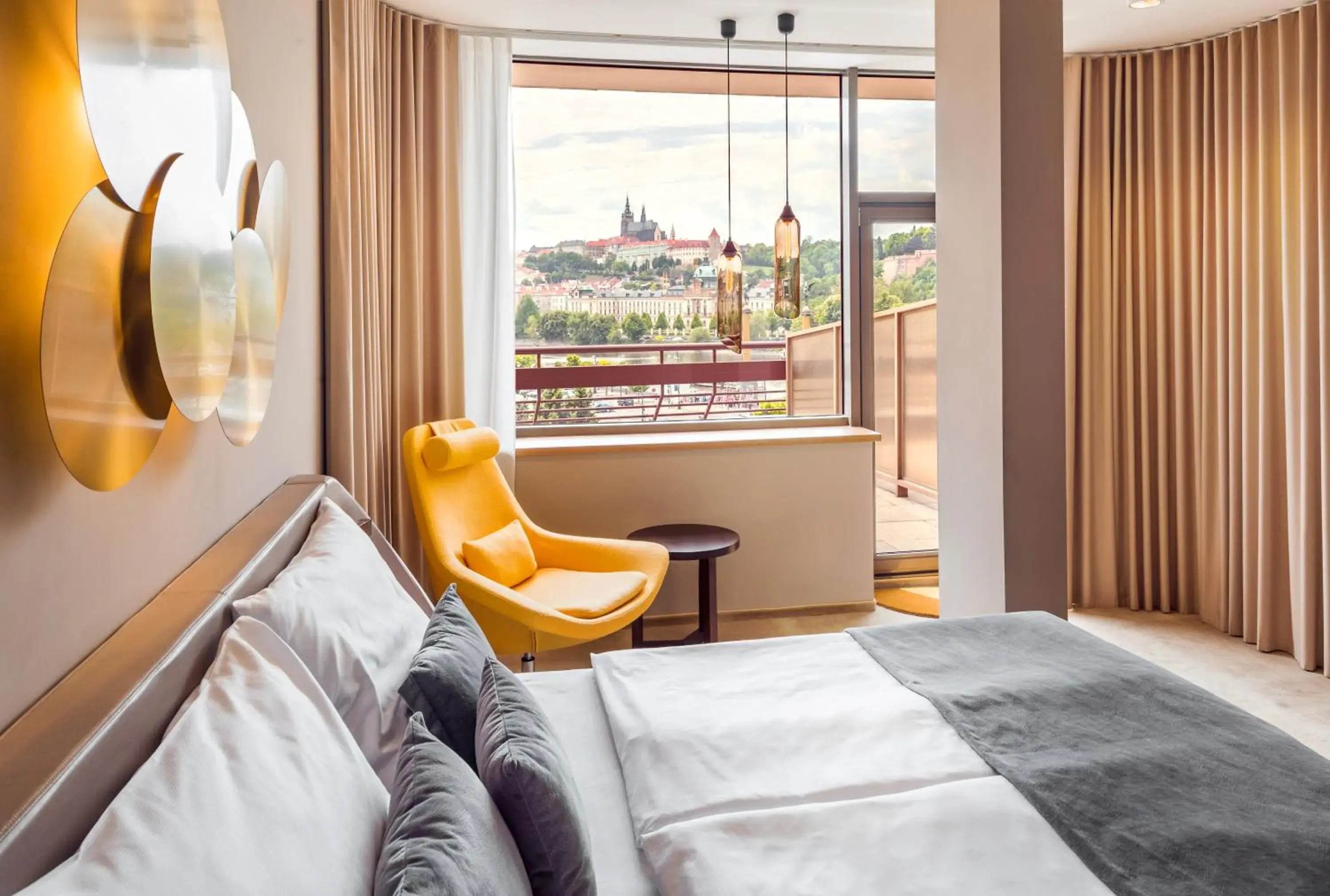 Deluxe Double or Twin room with Castle view and Terrace in The President Deluxe Double or Twin room with Castle view and Terrace in The President