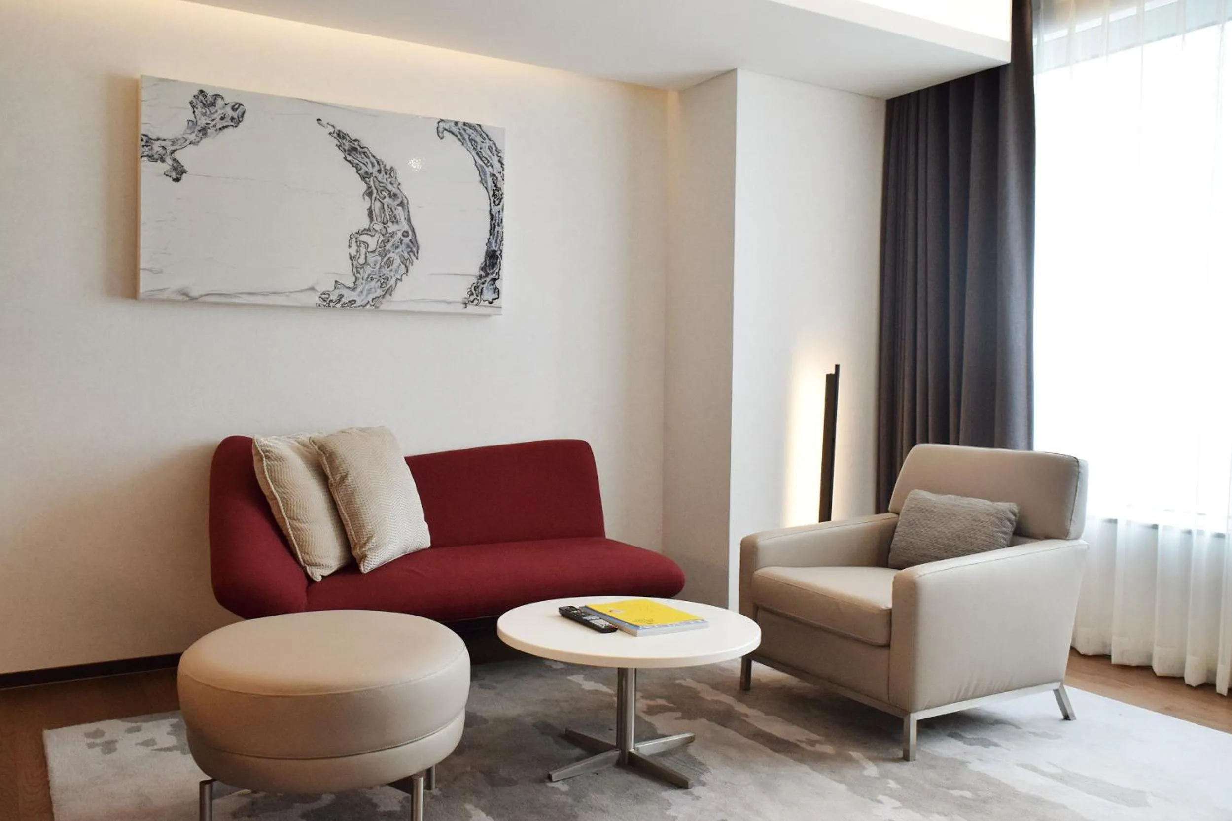 Living room in Novotel Ambassador Seoul Yongsan