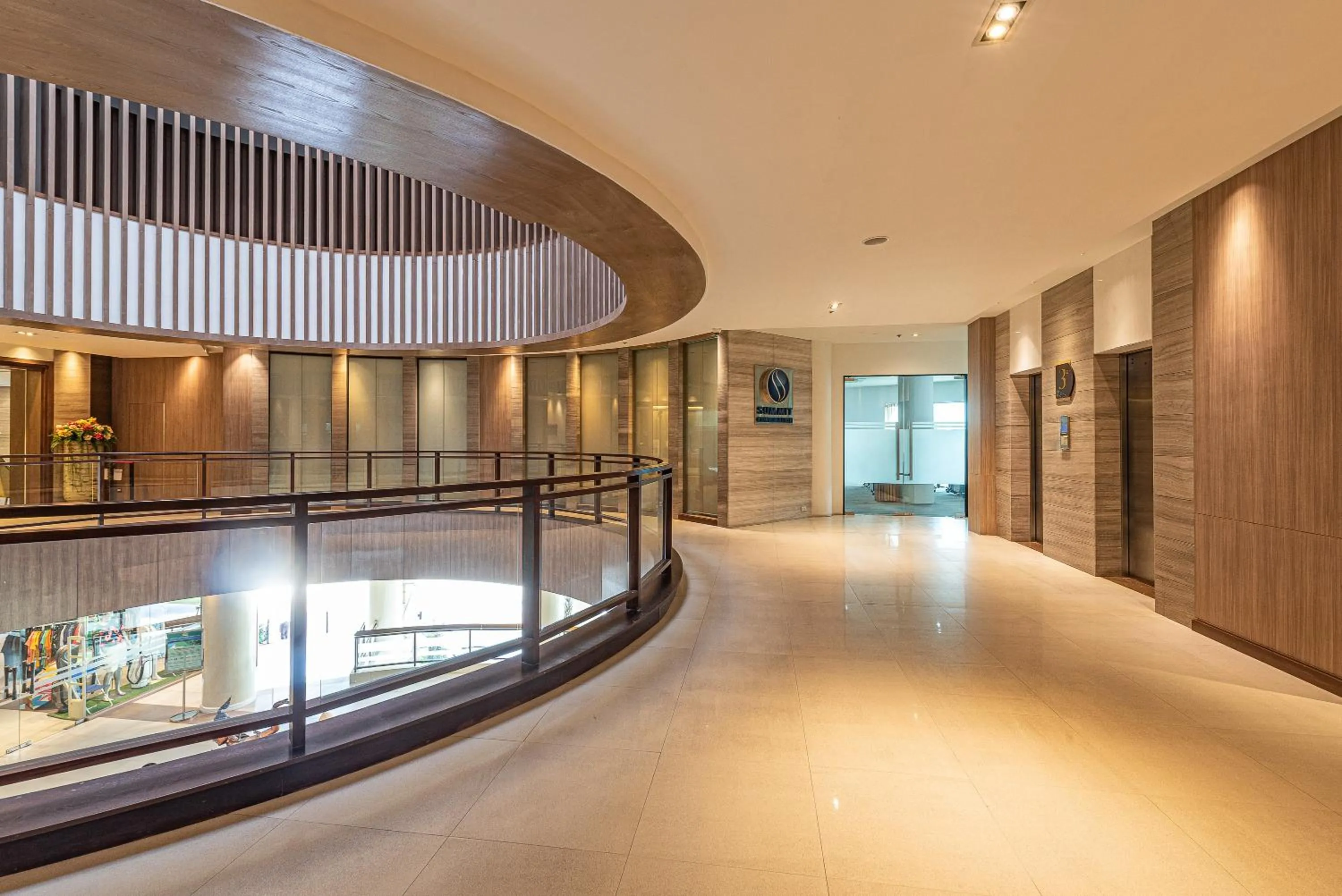 Area and facilities in Summit Windmill Golf Suite Hotel at Suvarnabhumi