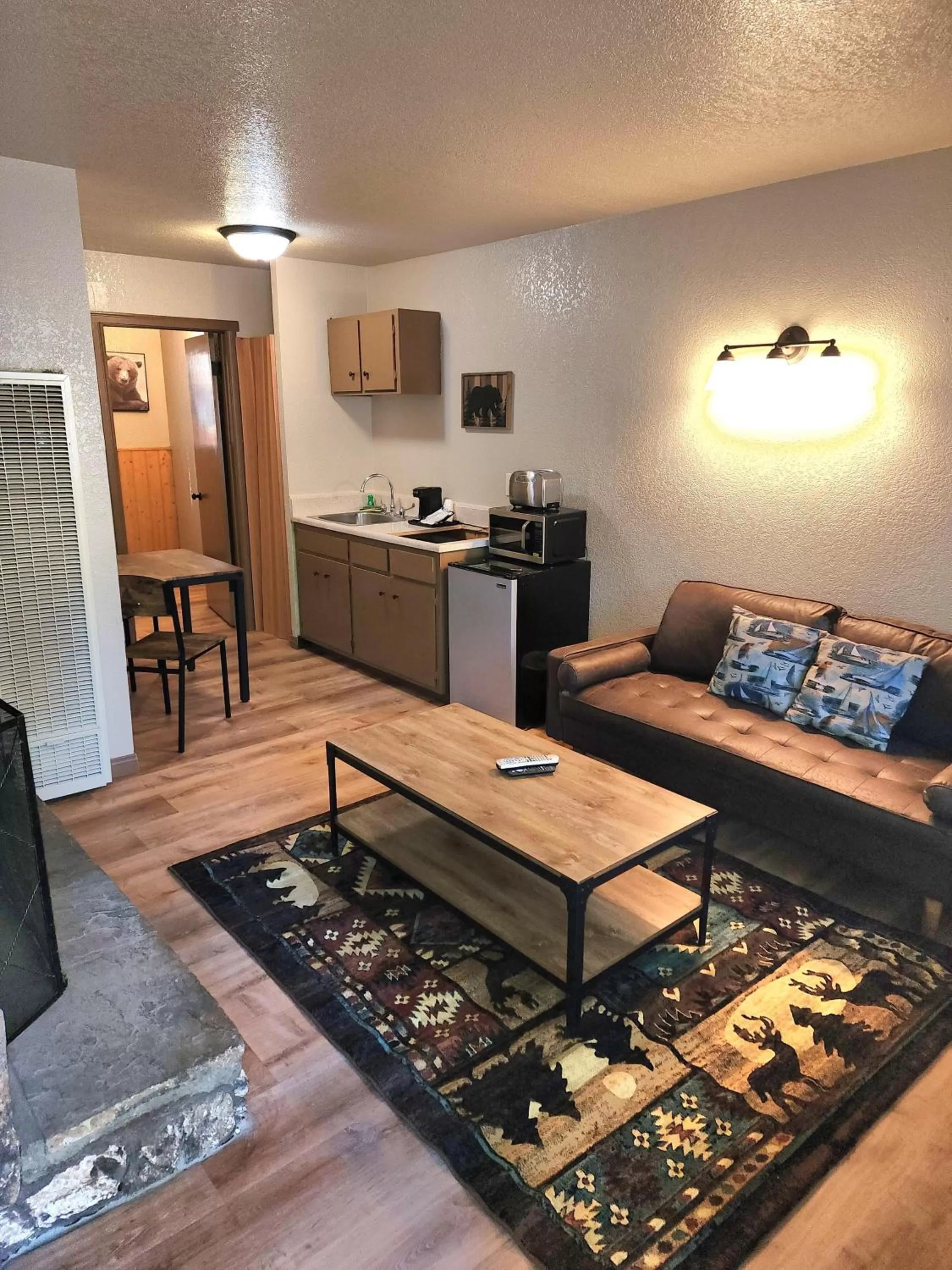 Photo of the whole room in Black Forest Lodge