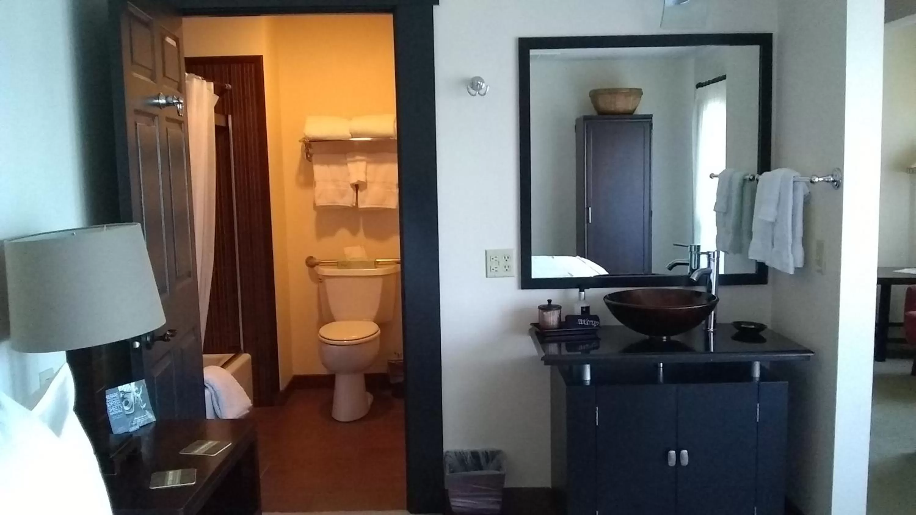 Bathroom in Noyo Harbor Inn