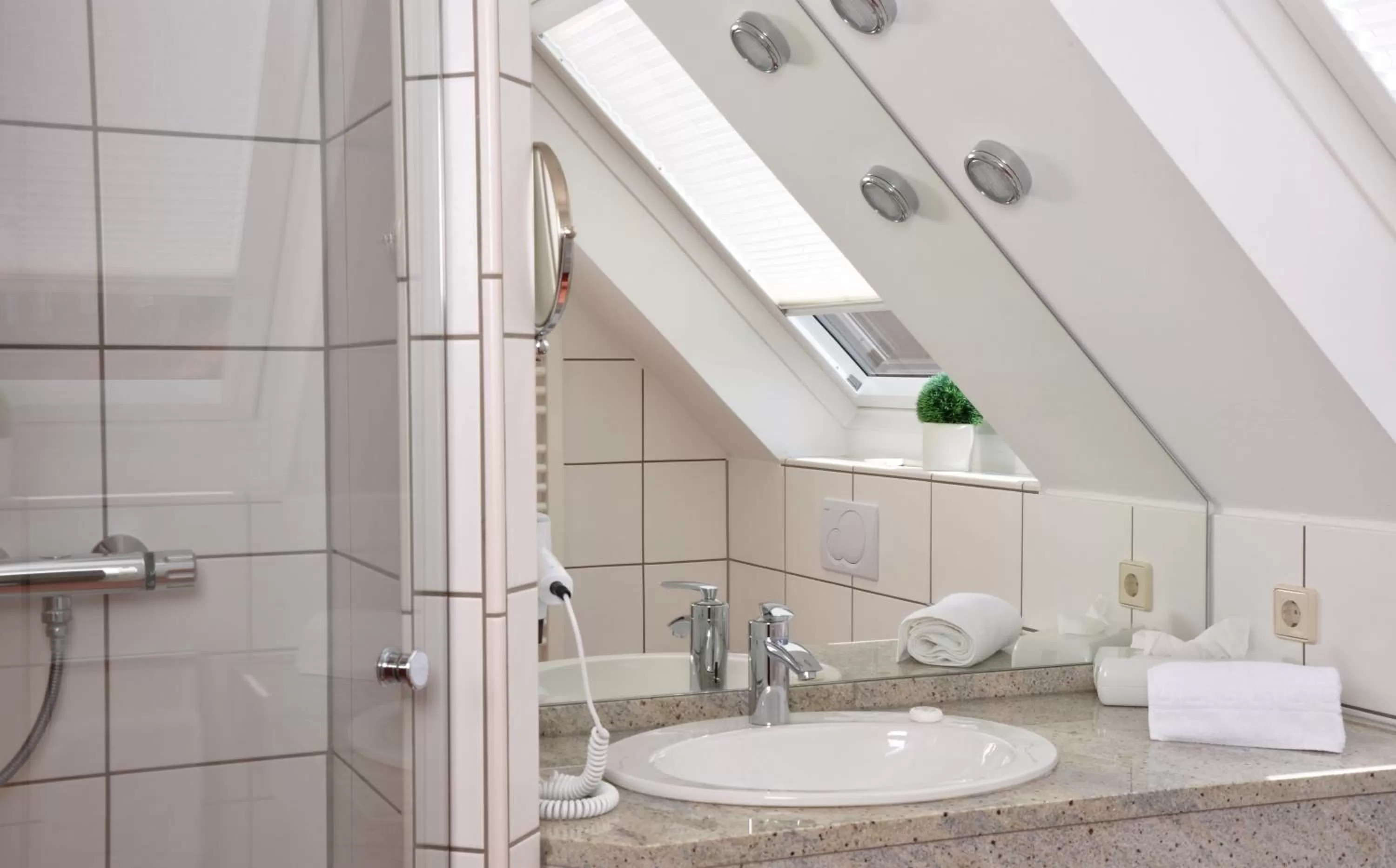 Bathroom in Romantik Hotel Schmiedegasthaus Gehrke