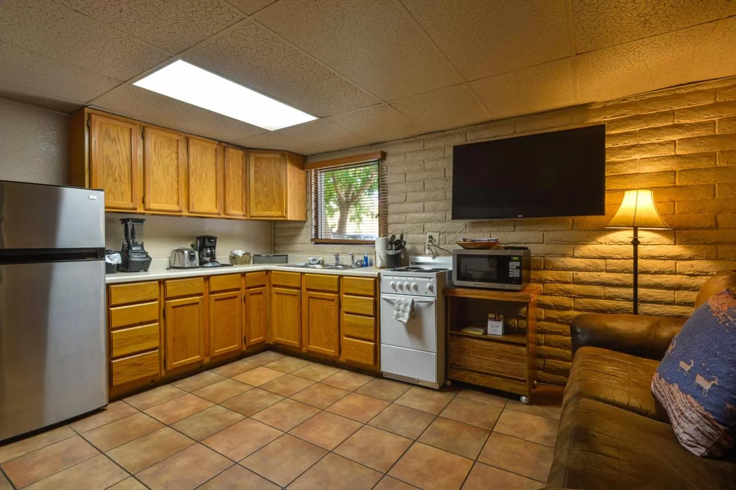 Kitchen or kitchenette in Rustic Inn
