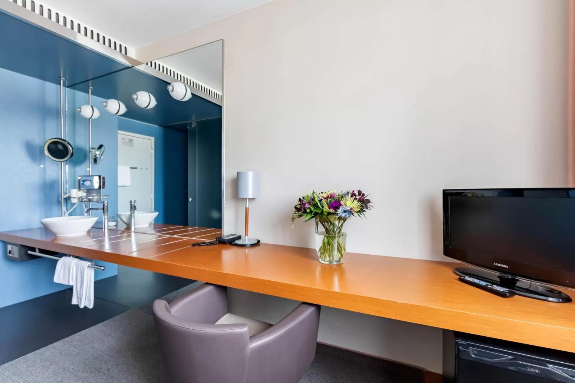 Photo of the whole room in Hotel Cornavin