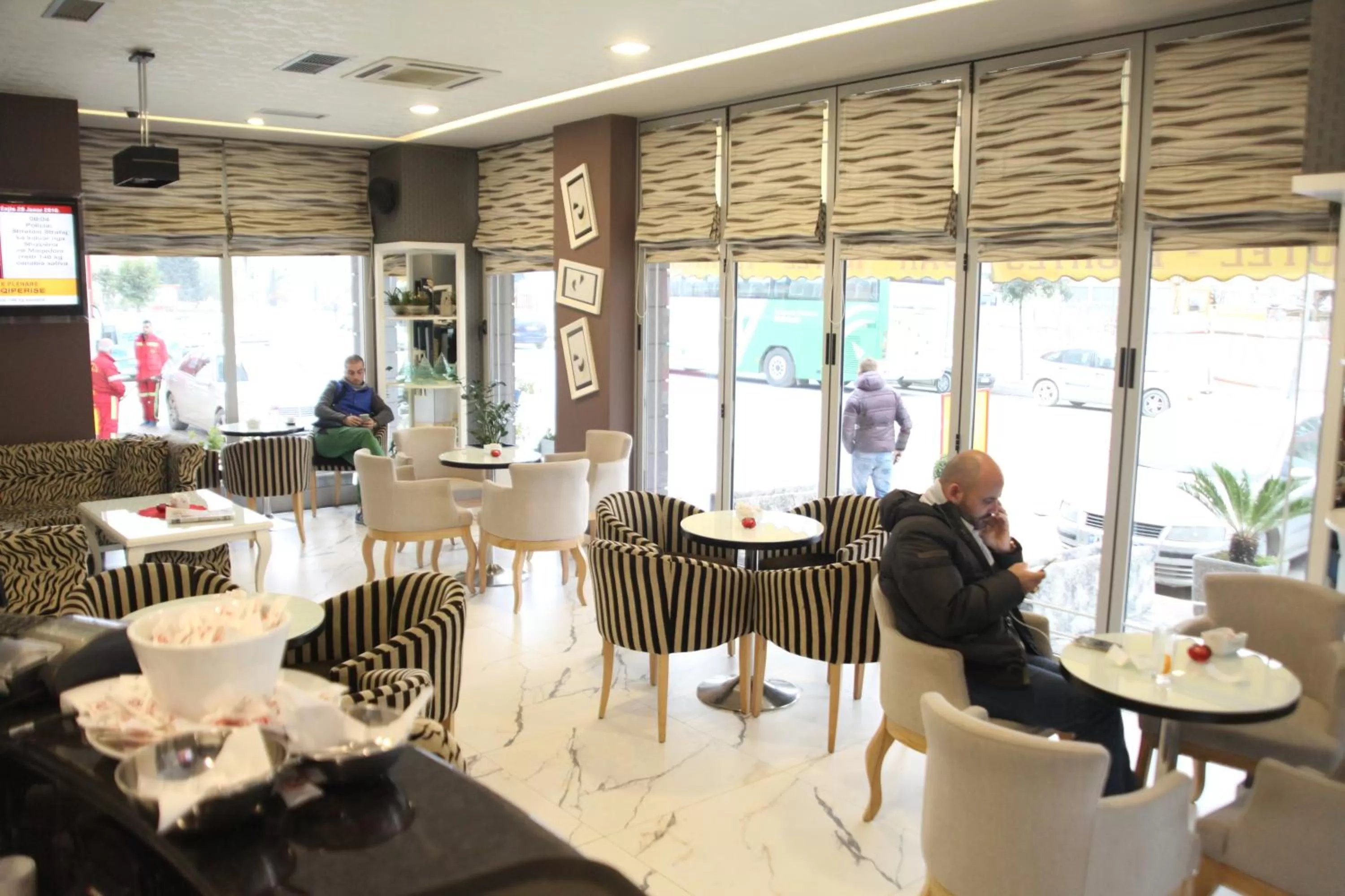 Lounge or bar, Restaurant/Places to Eat in Fjortes Hotel