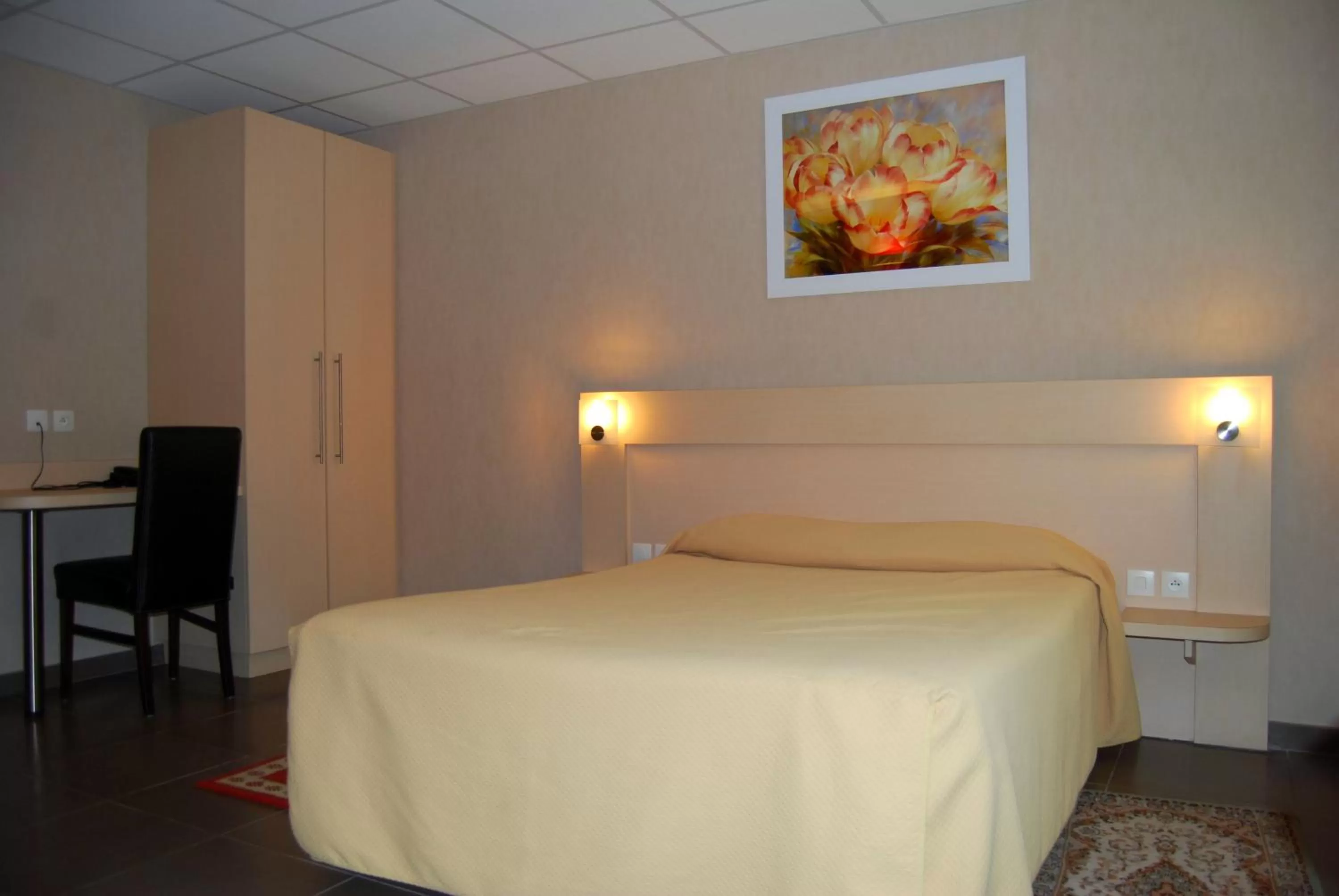 Photo of the whole room, Bed in Le Logis De La Lys