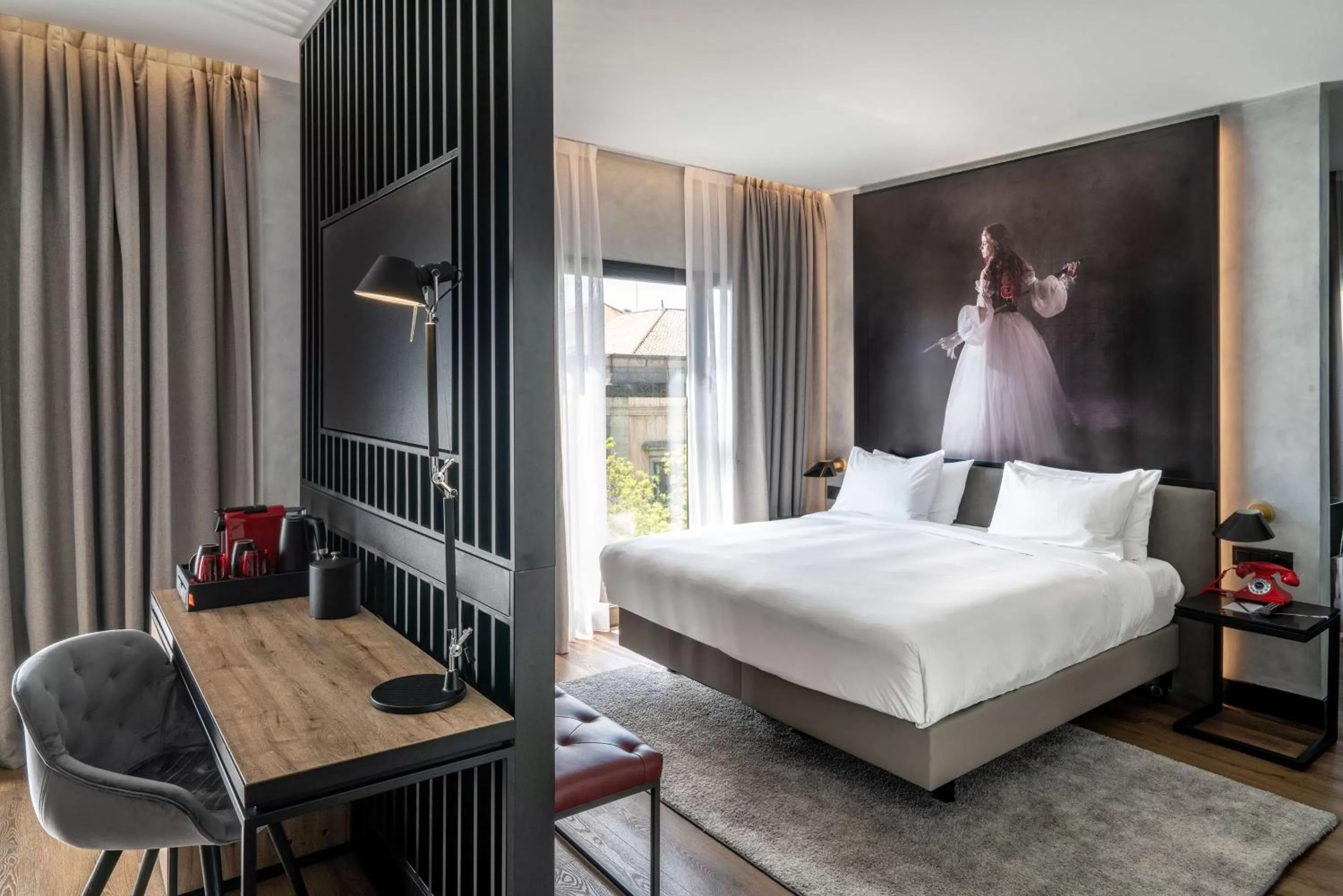 Bedroom, Bed in Radisson RED Madrid