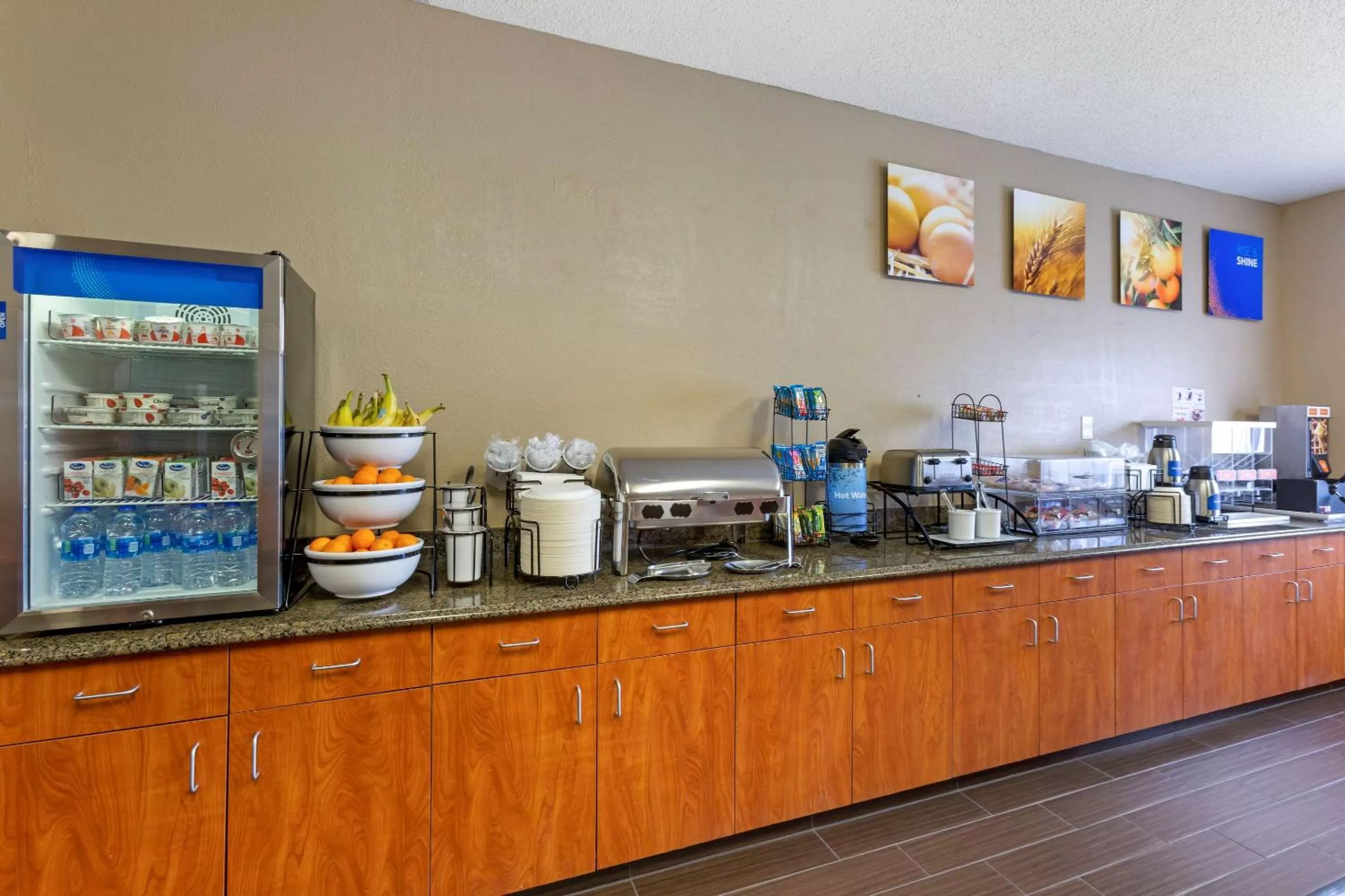 Restaurant/places to eat in Comfort Inn Medford South