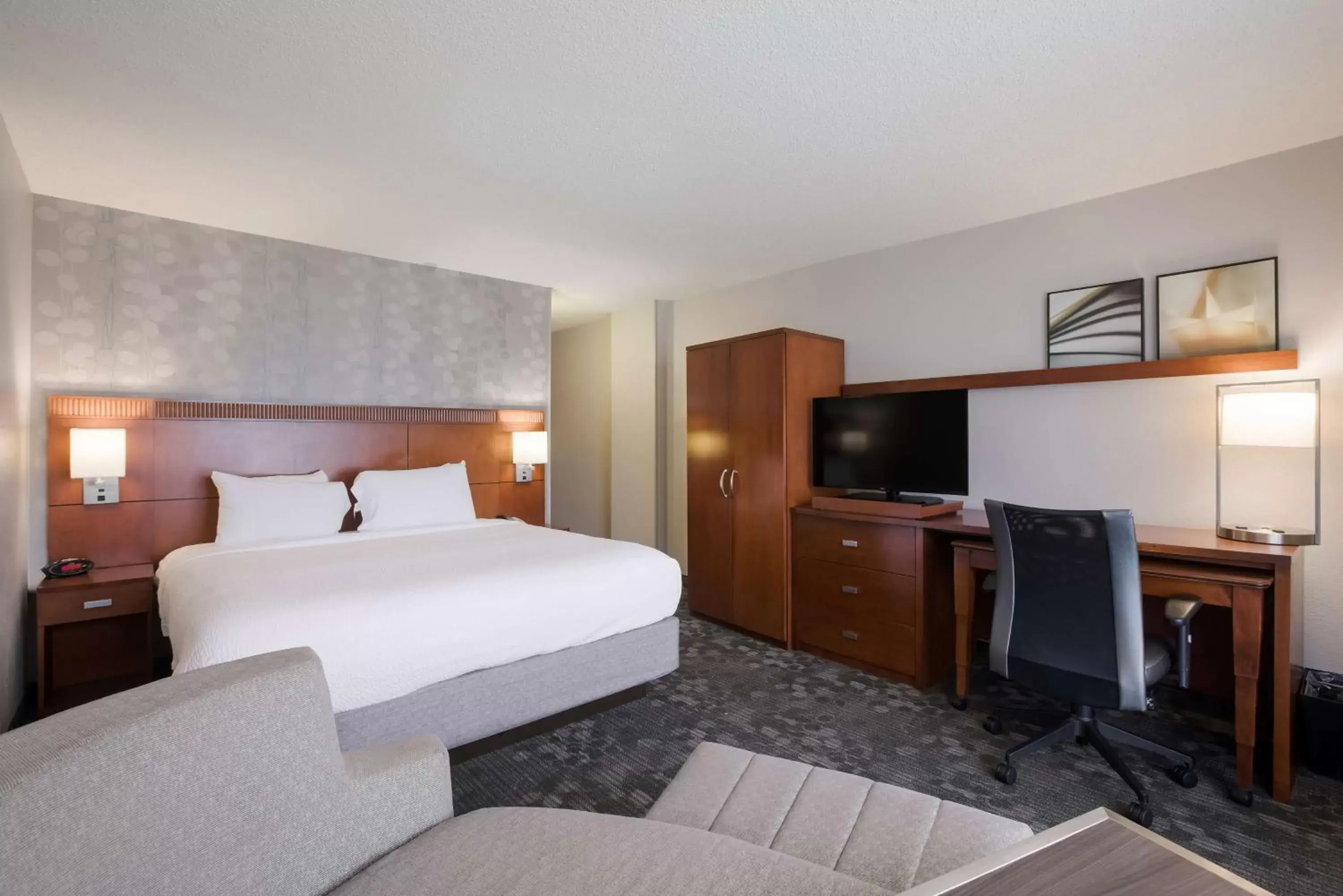 Deluxe King Room in Sonesta Select Atlanta Midtown Georgia Tech Deluxe King Room in Sonesta Select Atlanta Midtown Georgia Tech