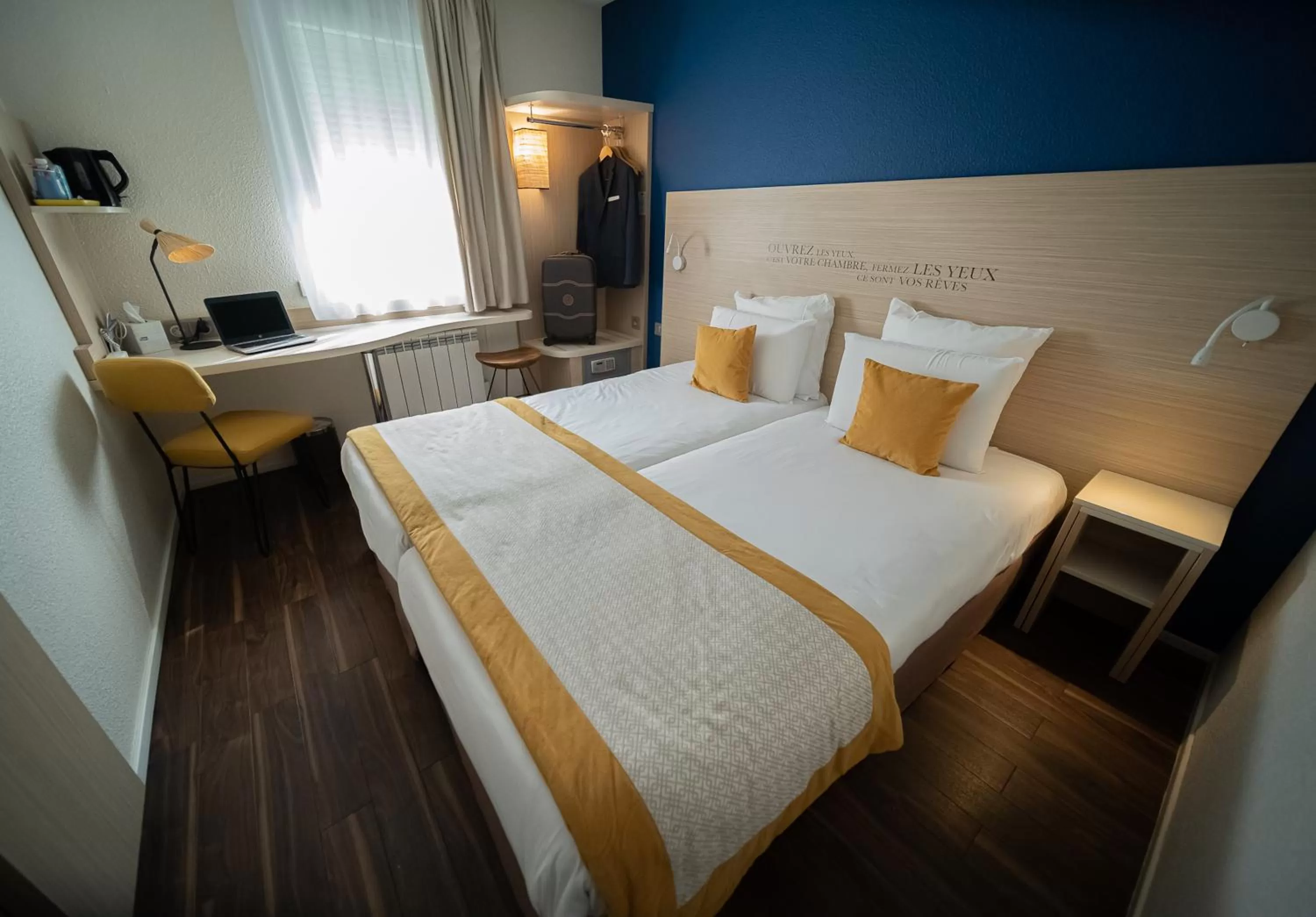 Photo of the whole room, Bed in Kyriad Lyon Est - Bron Eurexpo Le Cottage