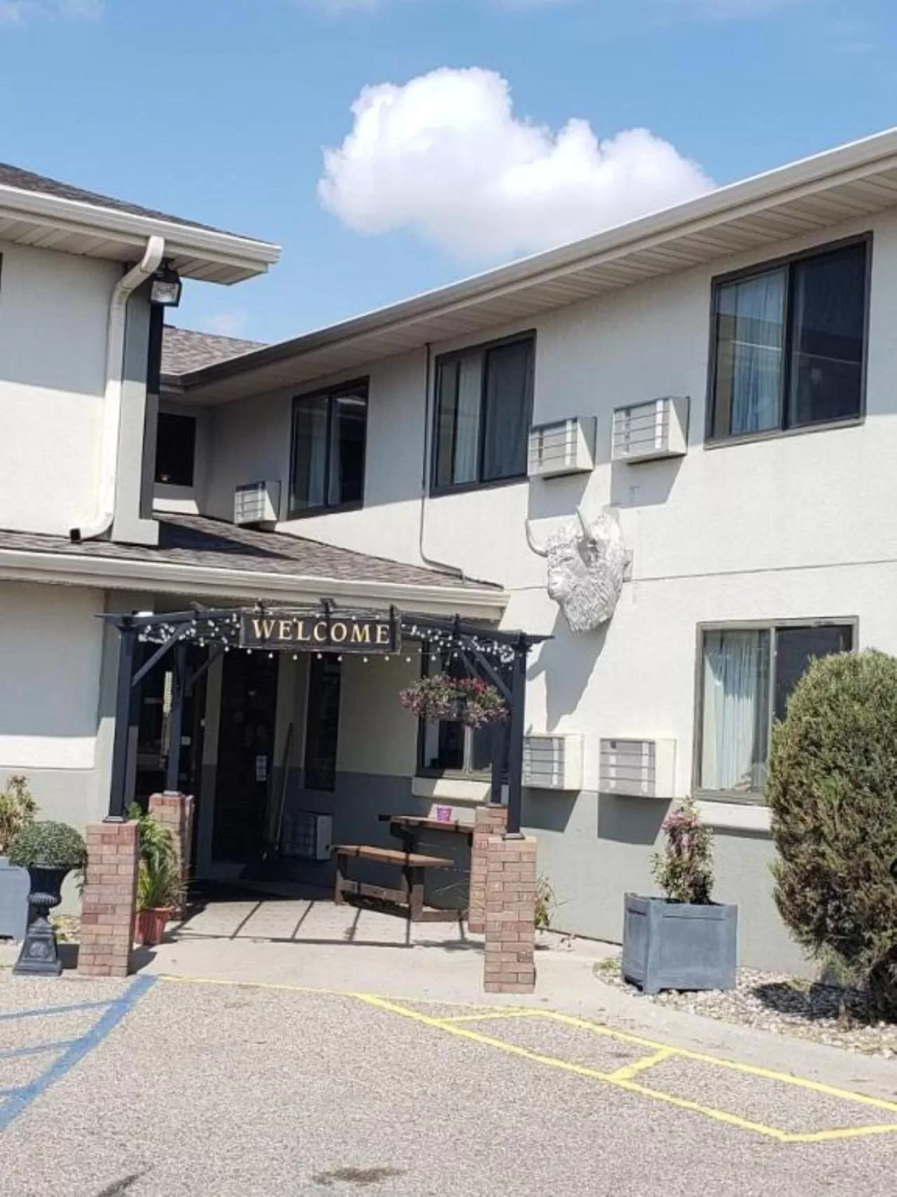 Property building in Bison Plains Lodge