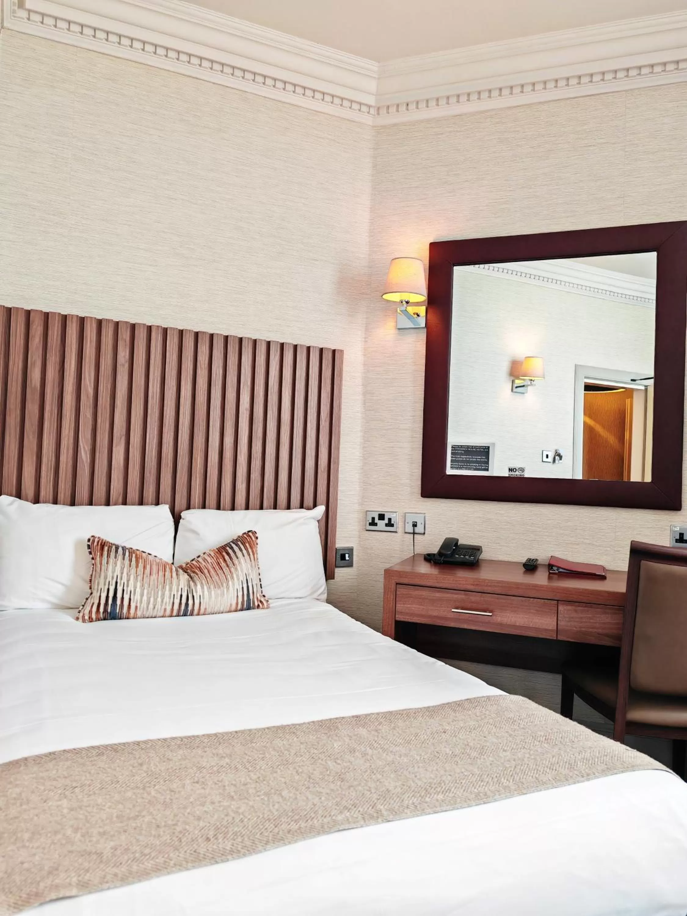 Bedroom, Bed in Frederick House Hotel