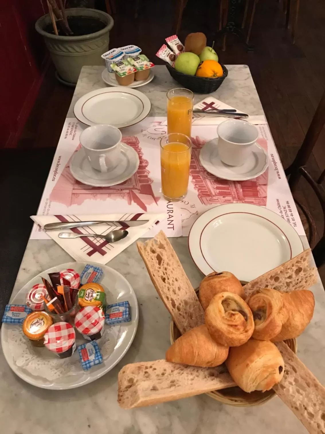 Continental breakfast in Hostellerie du Coq d'Or