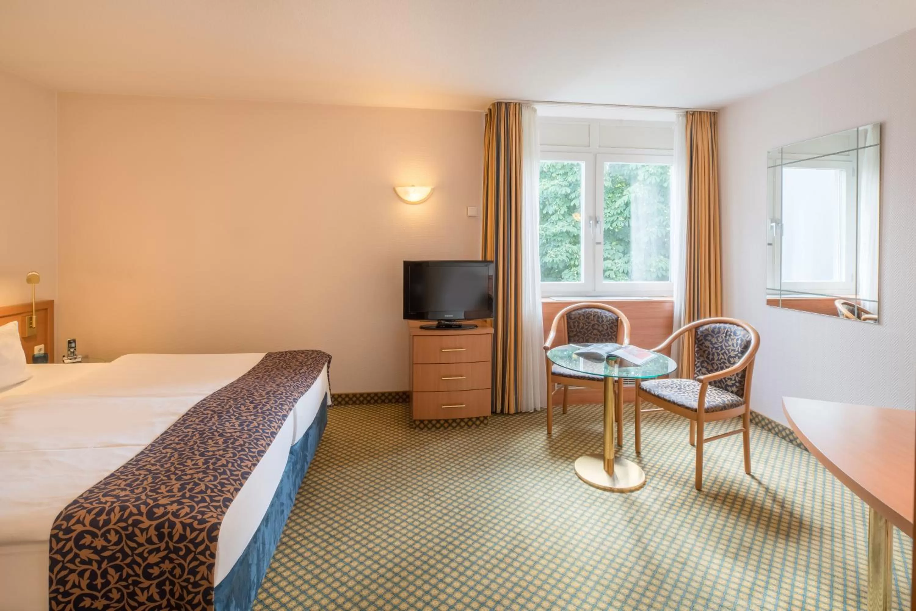 Photo of the whole room, Bed in Best Western Plus Hotel Fellbach-Stuttgart