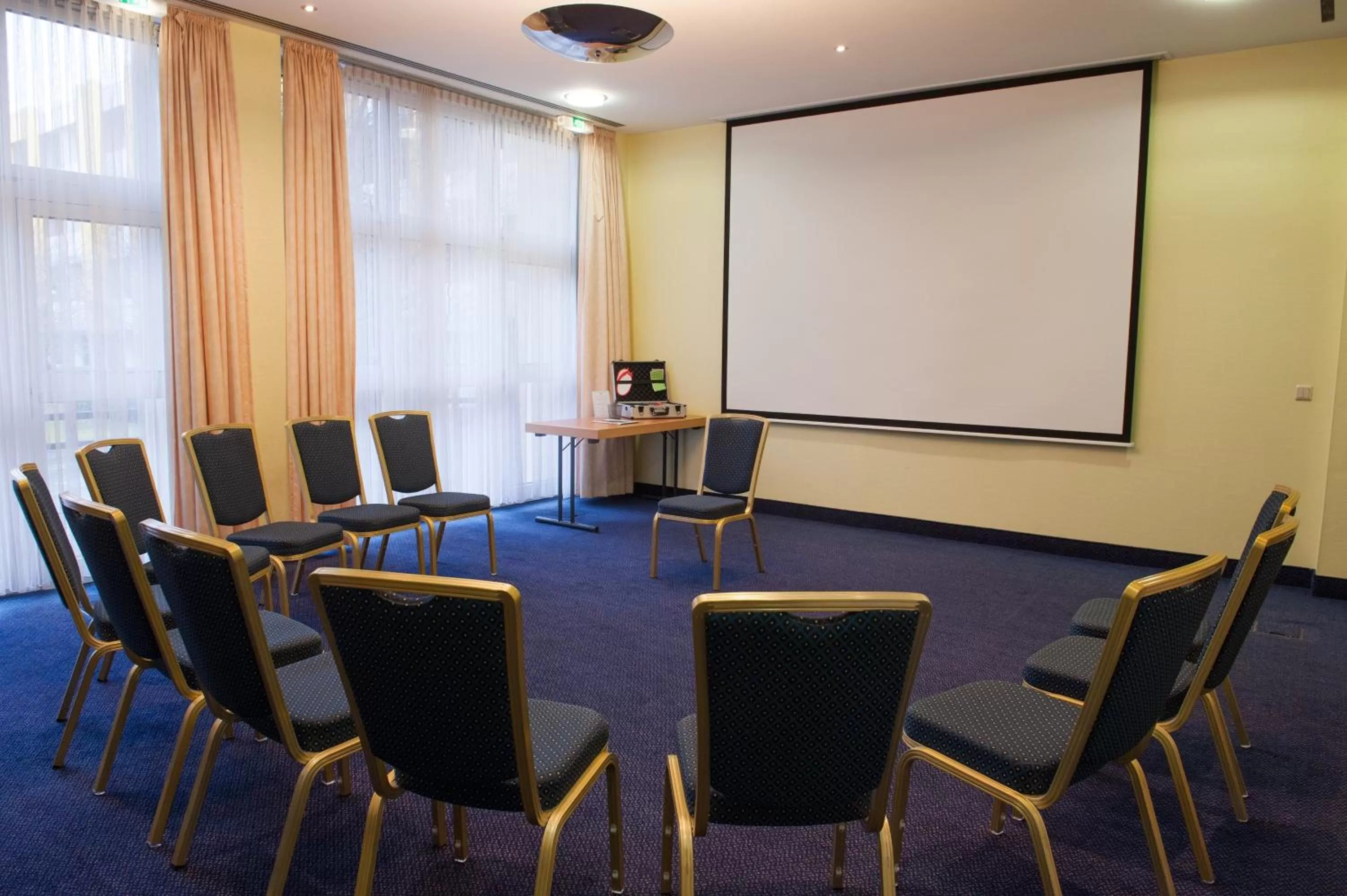 Meeting/conference room in Holiday Inn Munich - South by IHG