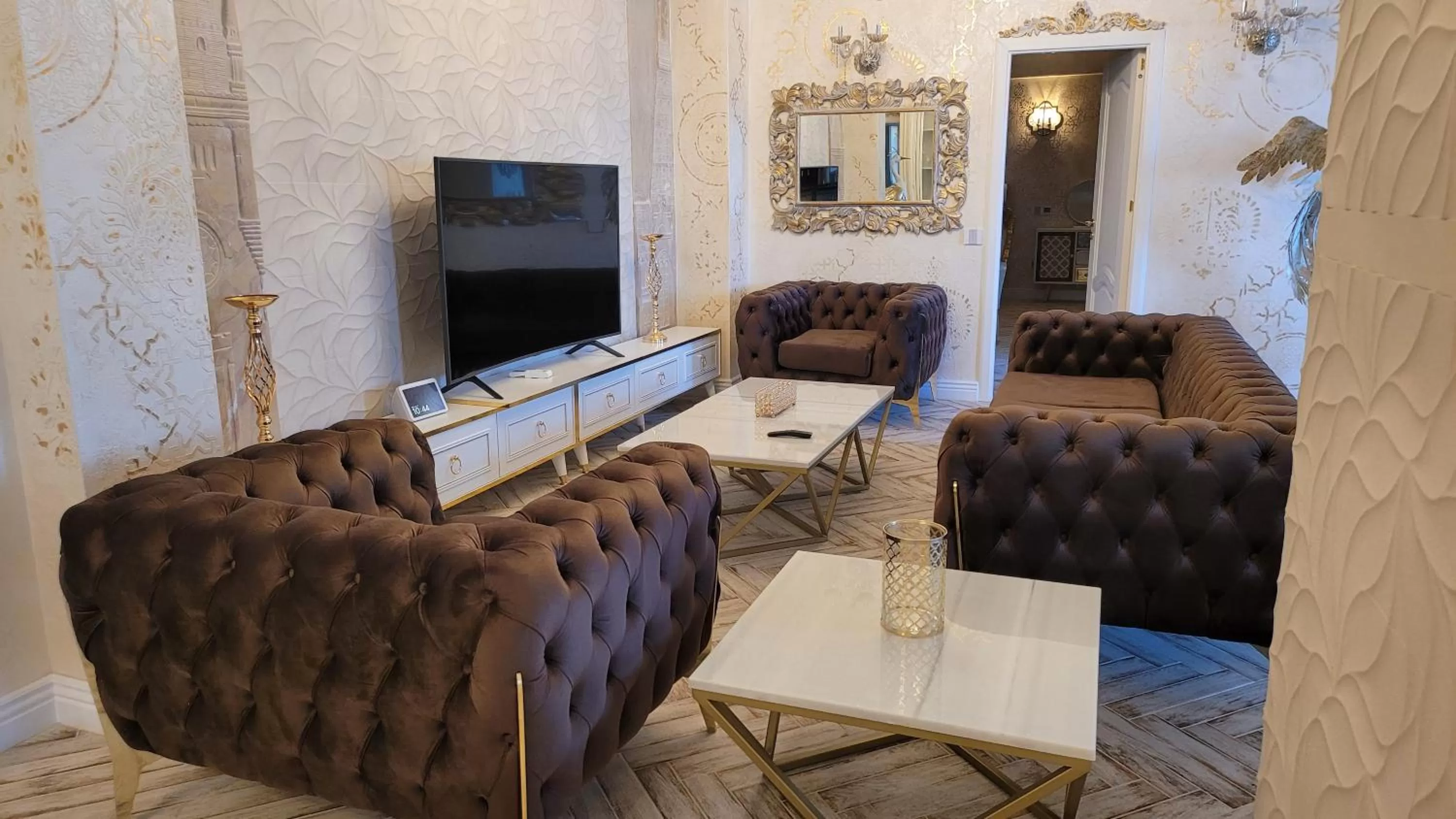 TV and multimedia, Seating Area in Terrace Suites Iasi