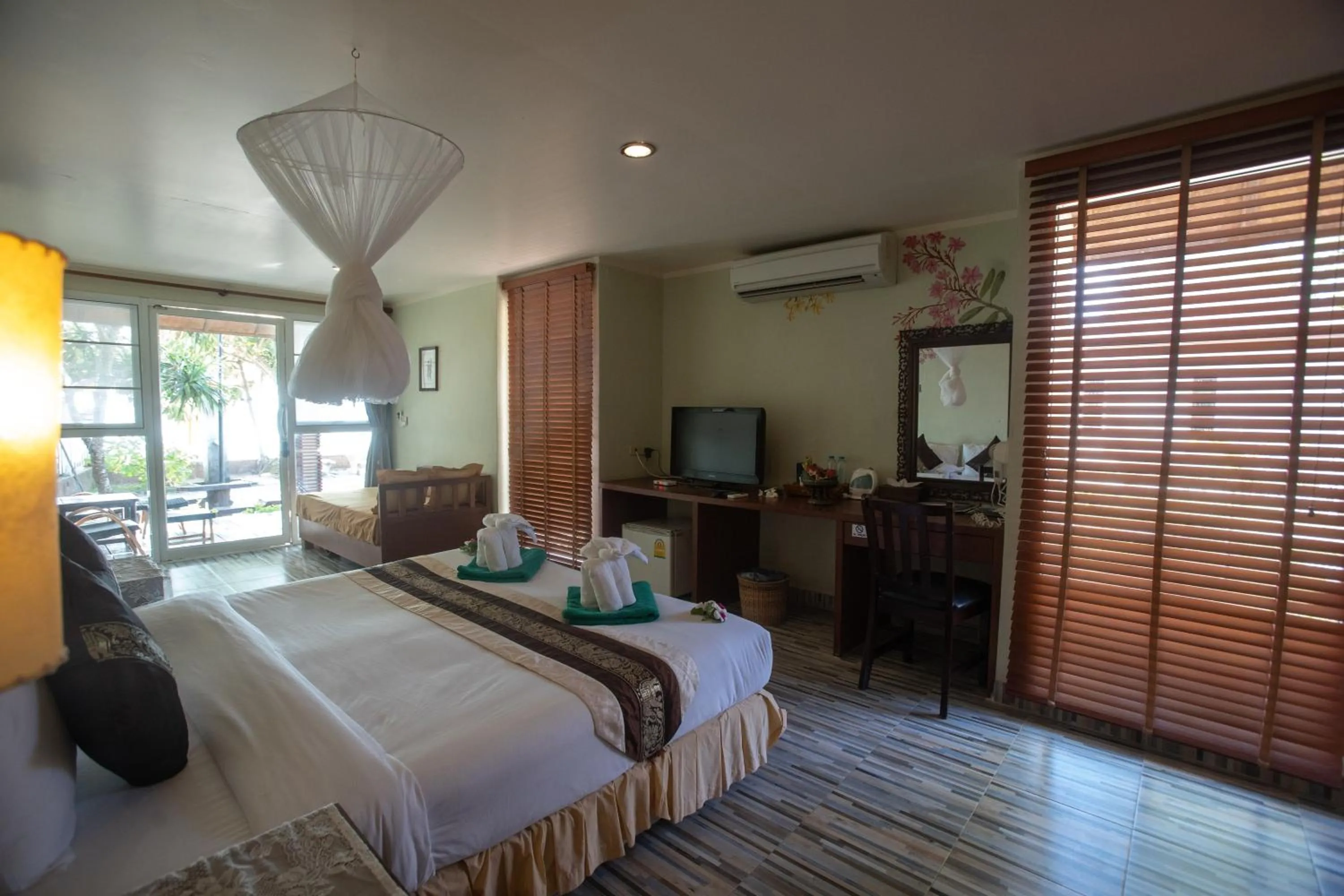 Bed in Southern Lanta Resort