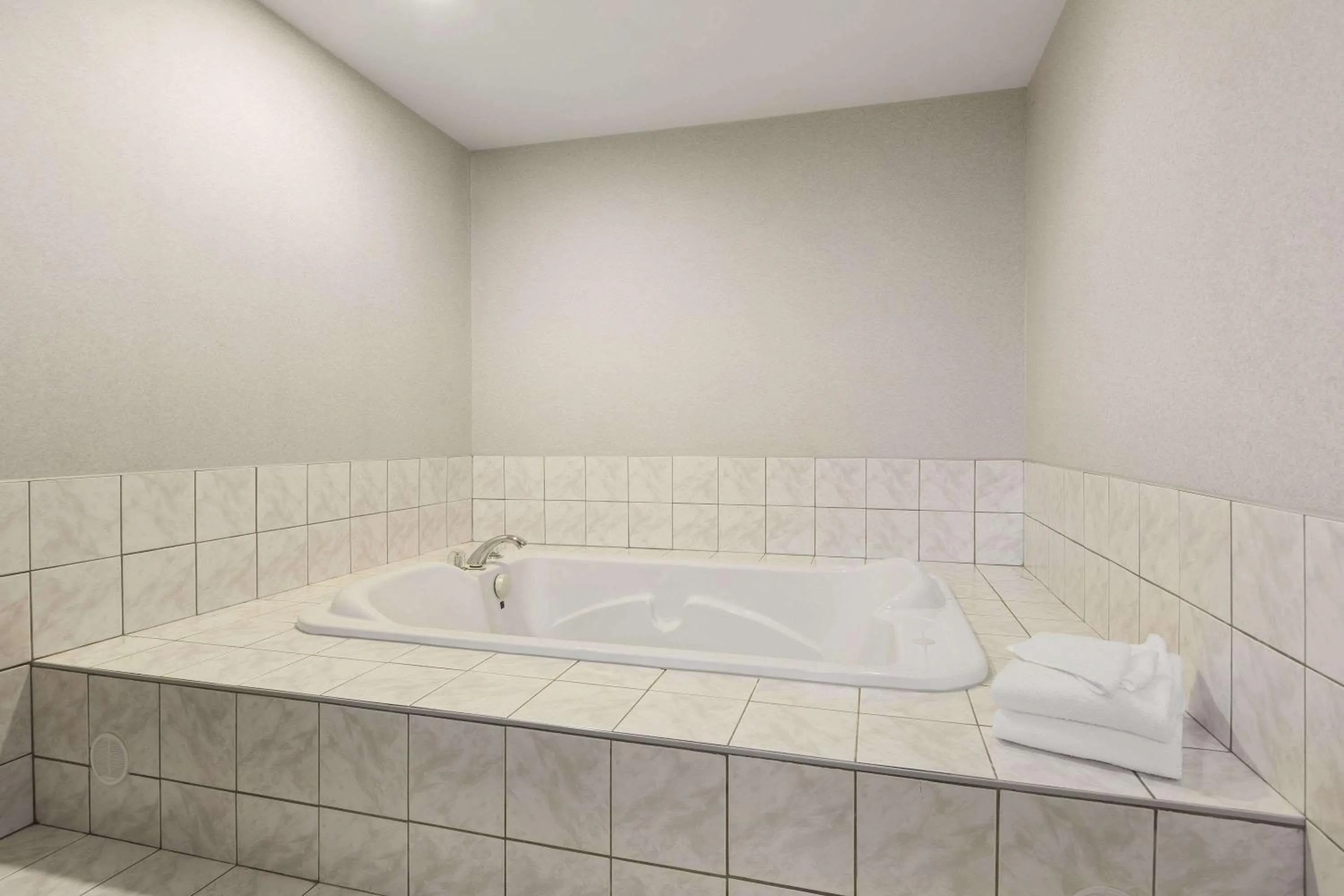 Photo of the whole room in Days Inn by Wyndham Brockville