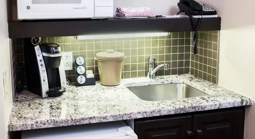 Junior Queen Suite in Holiday Inn Express & Suites Tremblant, an IHG Hotel Junior Queen Suite in Holiday Inn Express & Suites Tremblant, an IHG Hotel