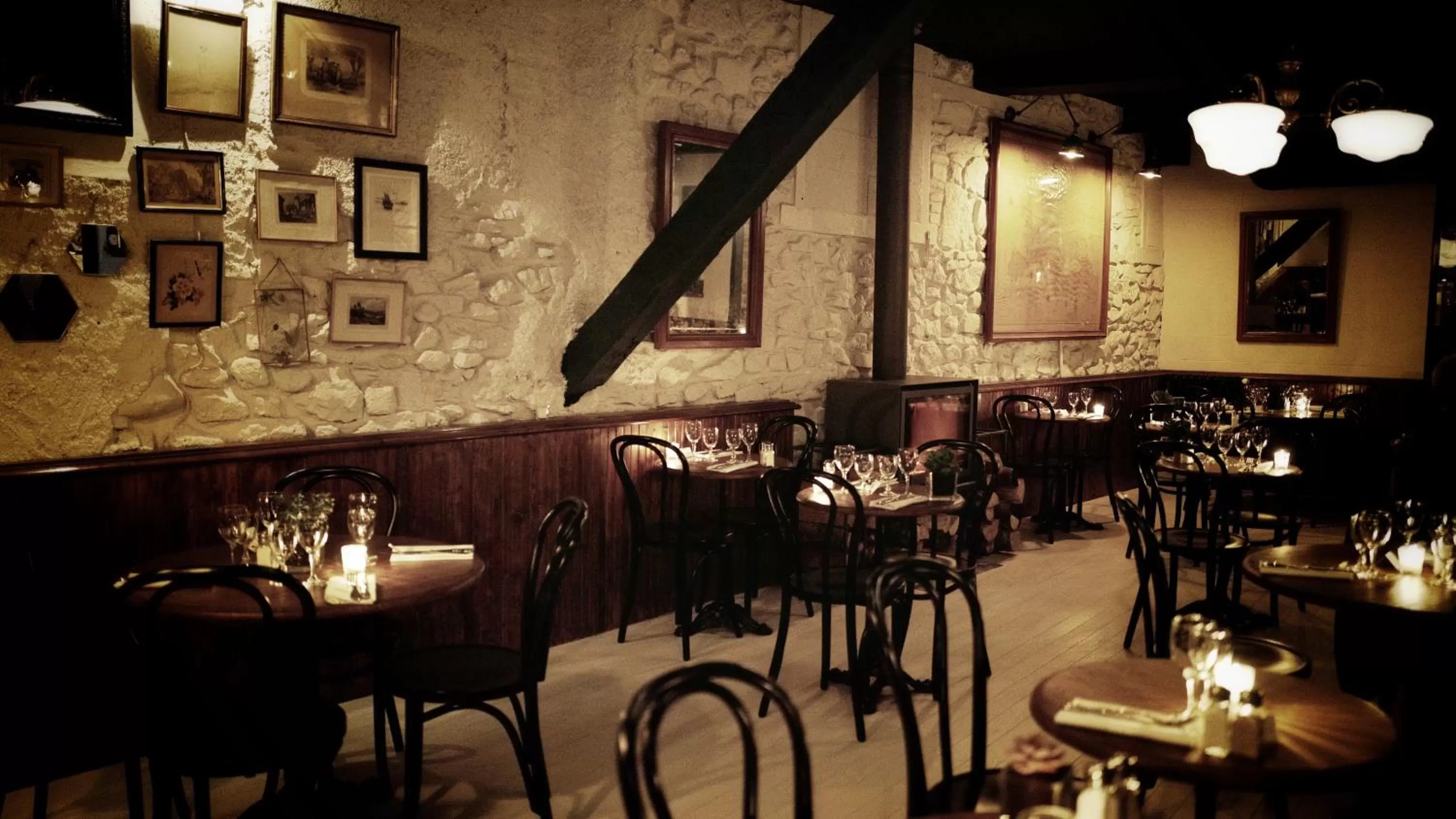 Restaurant/places to eat in Urban Style Hotel des Carmes