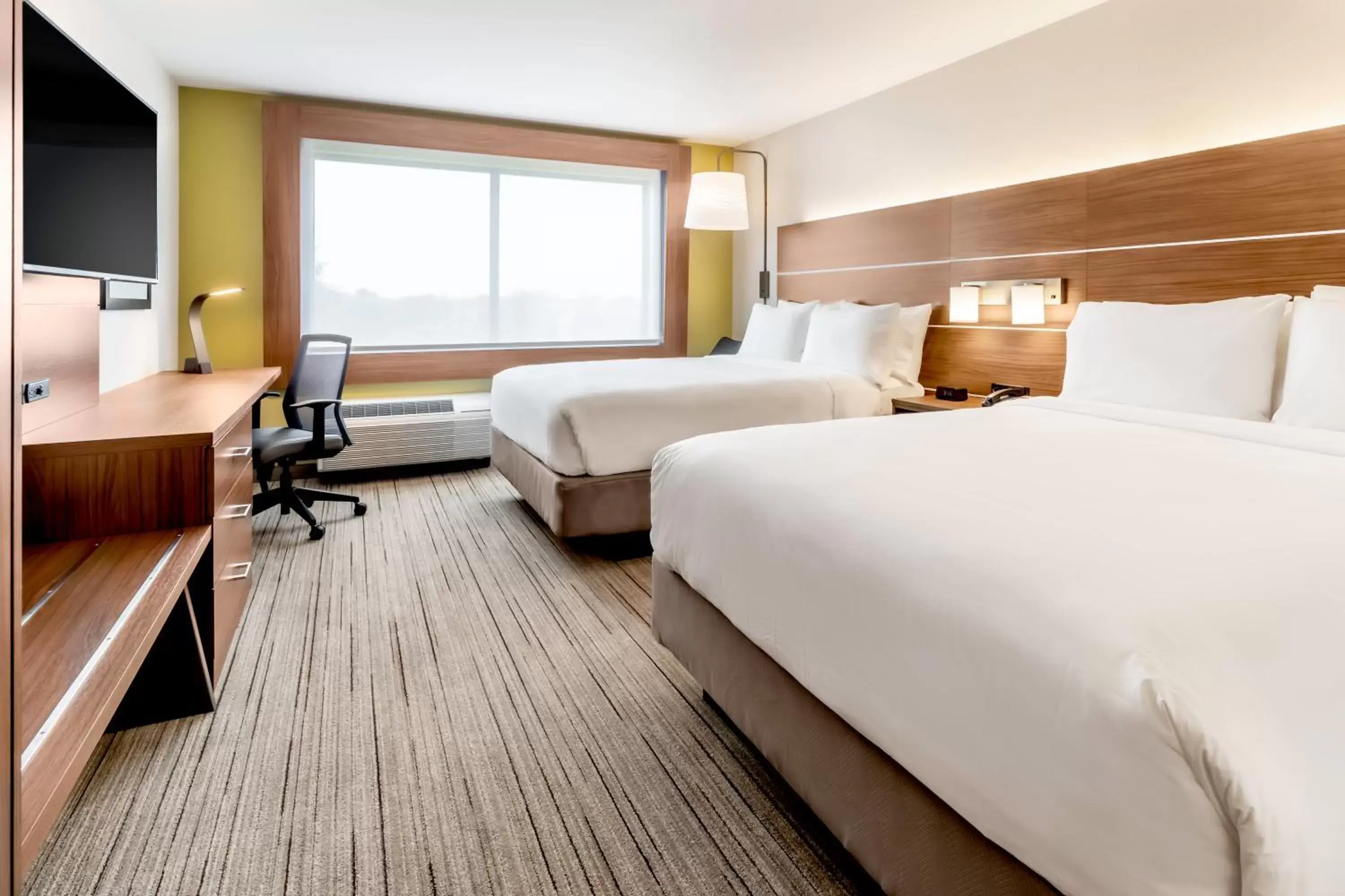Standard Room in Holiday Inn Express & Suites - Milwaukee West Allis by IHG Standard Room in Holiday Inn Express & Suites - Milwaukee West Allis by IHG
