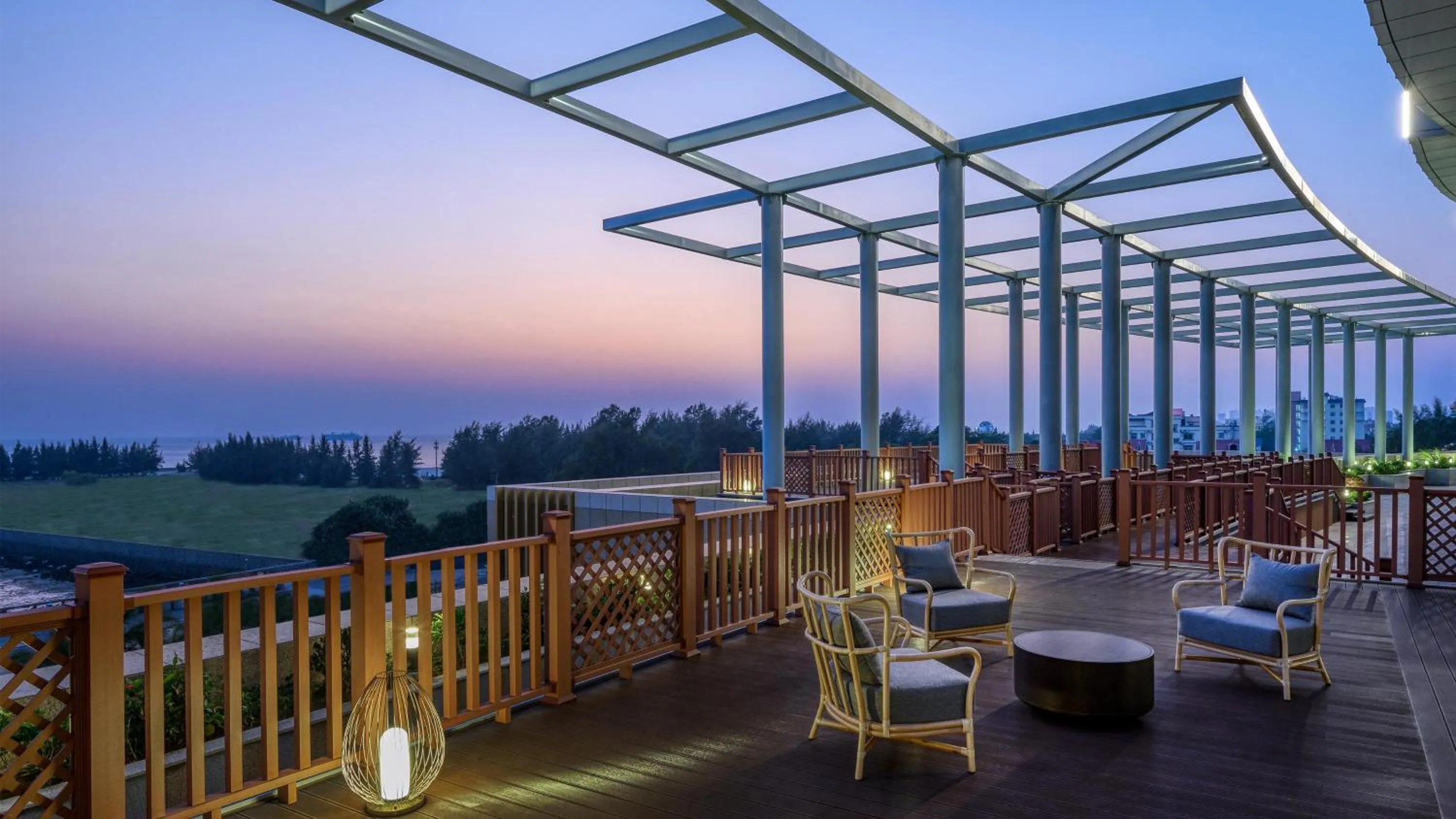 Area and facilities in Crowne Plaza Beihai Silver Beach by IHG