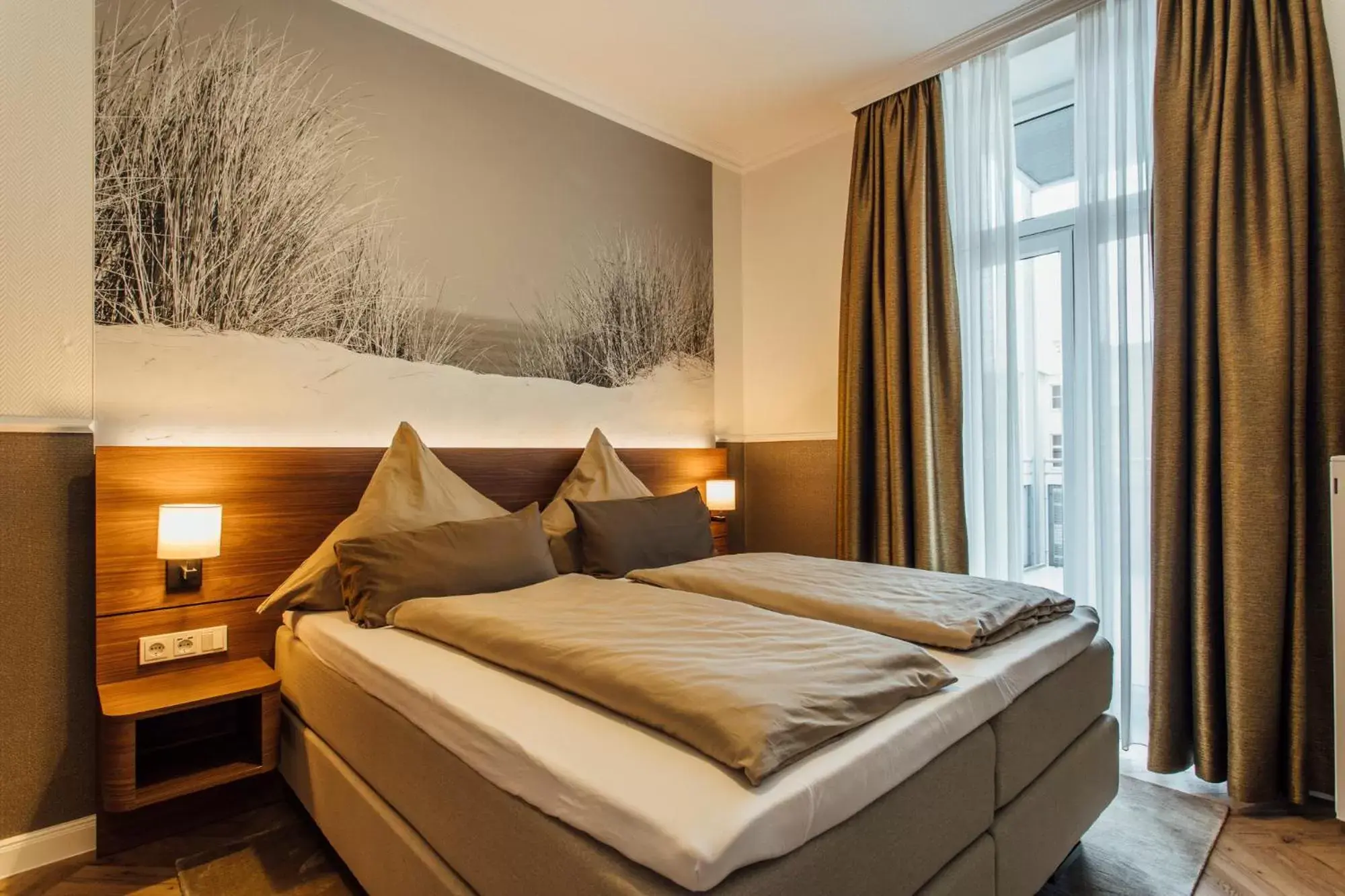 Suite with Land View in Strandhotel Hohenzollern Suite with Land View in Strandhotel Hohenzollern