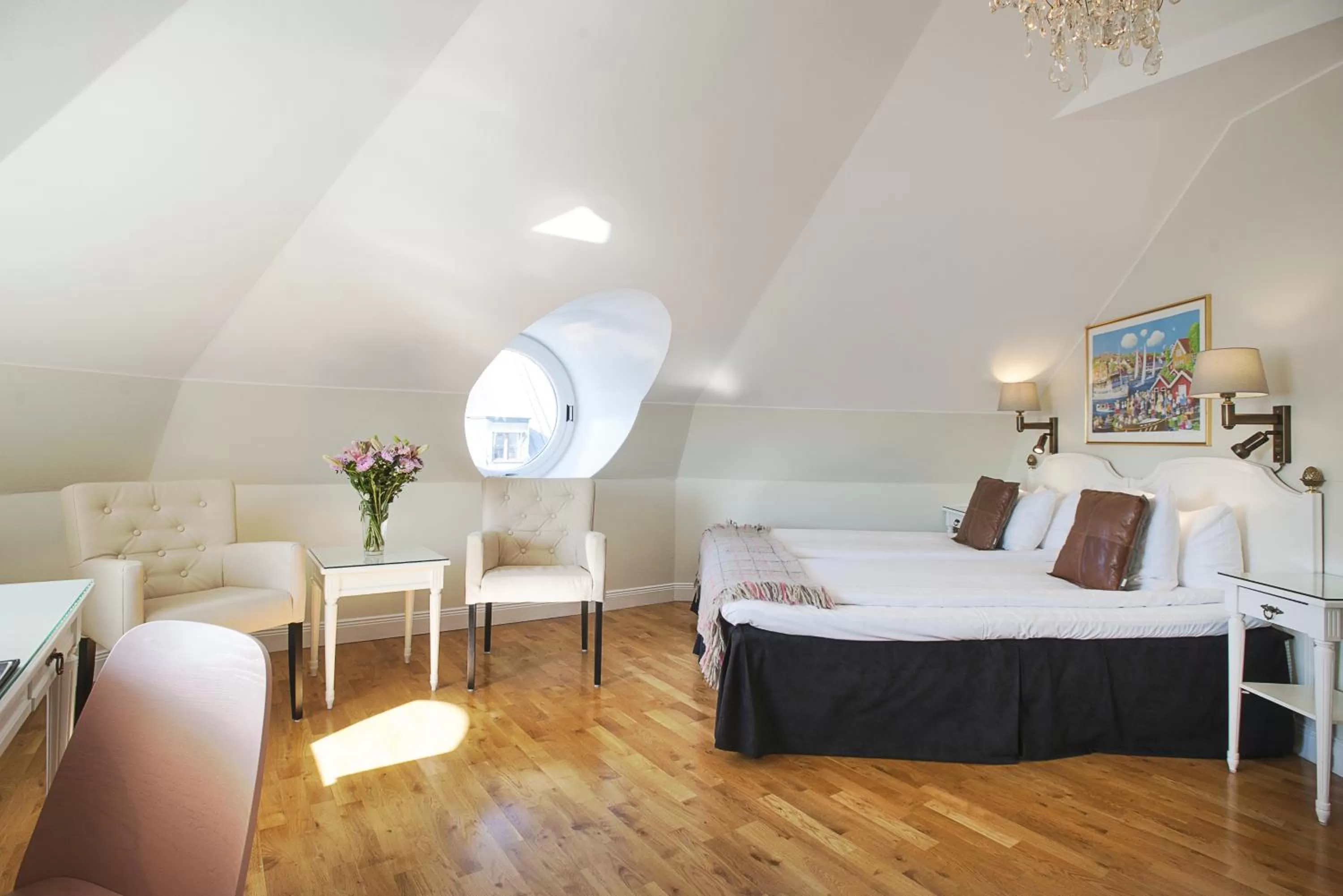 Photo of the whole room in Hotel Kung Carl, WorldHotels Crafted