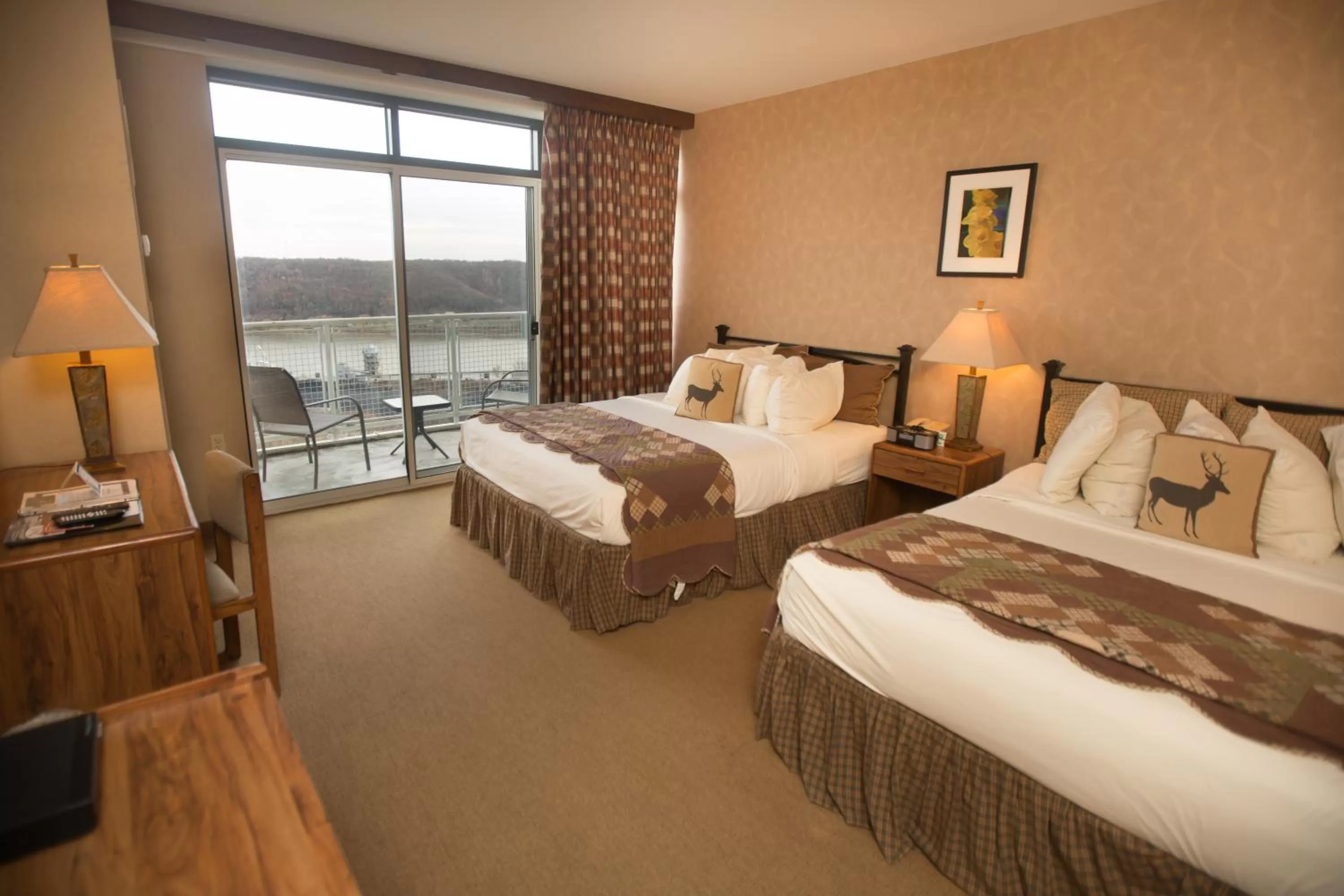 Quadruple Room with Balcony in Clifty Inn