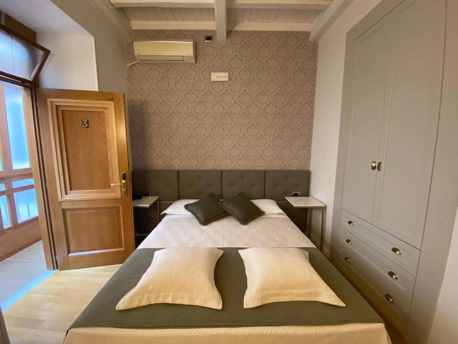 Bed in Condotti Rooms