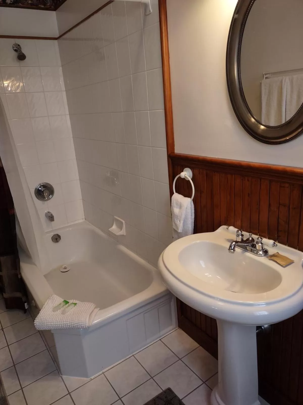 Bath in The King George Inn