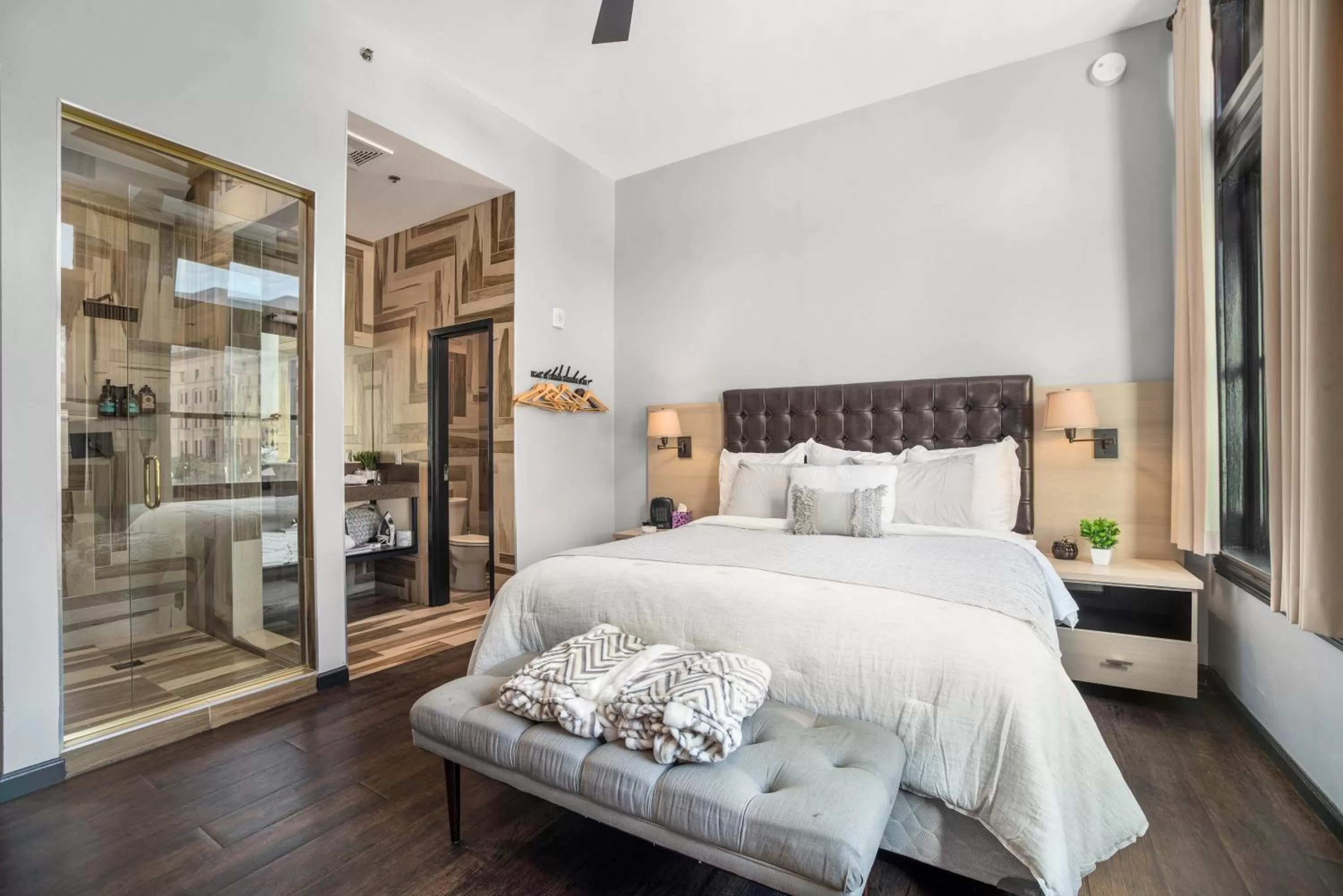 Photo of the whole room, Bed in Good Hotels Downtown Denver