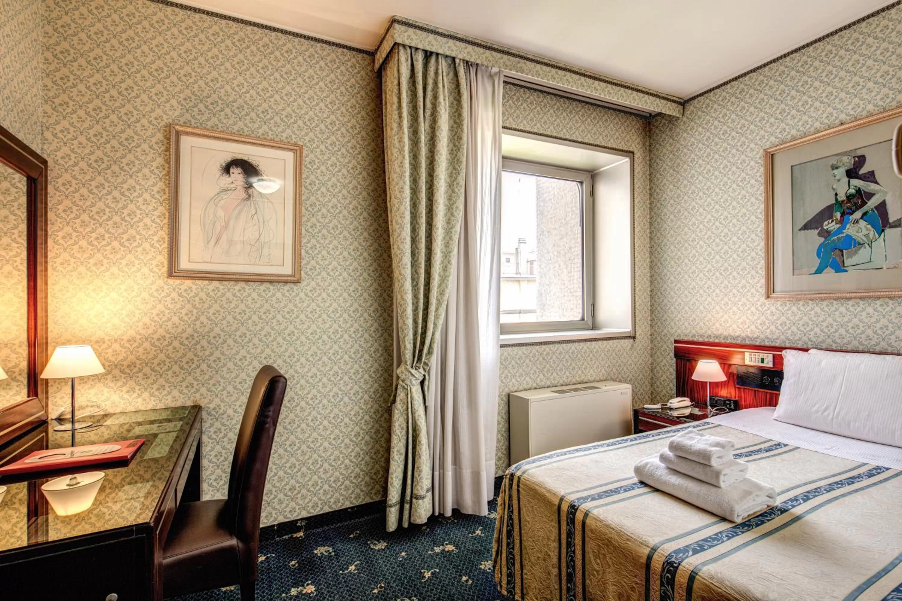 Photo of the whole room in Venice Michelangelo Hotel