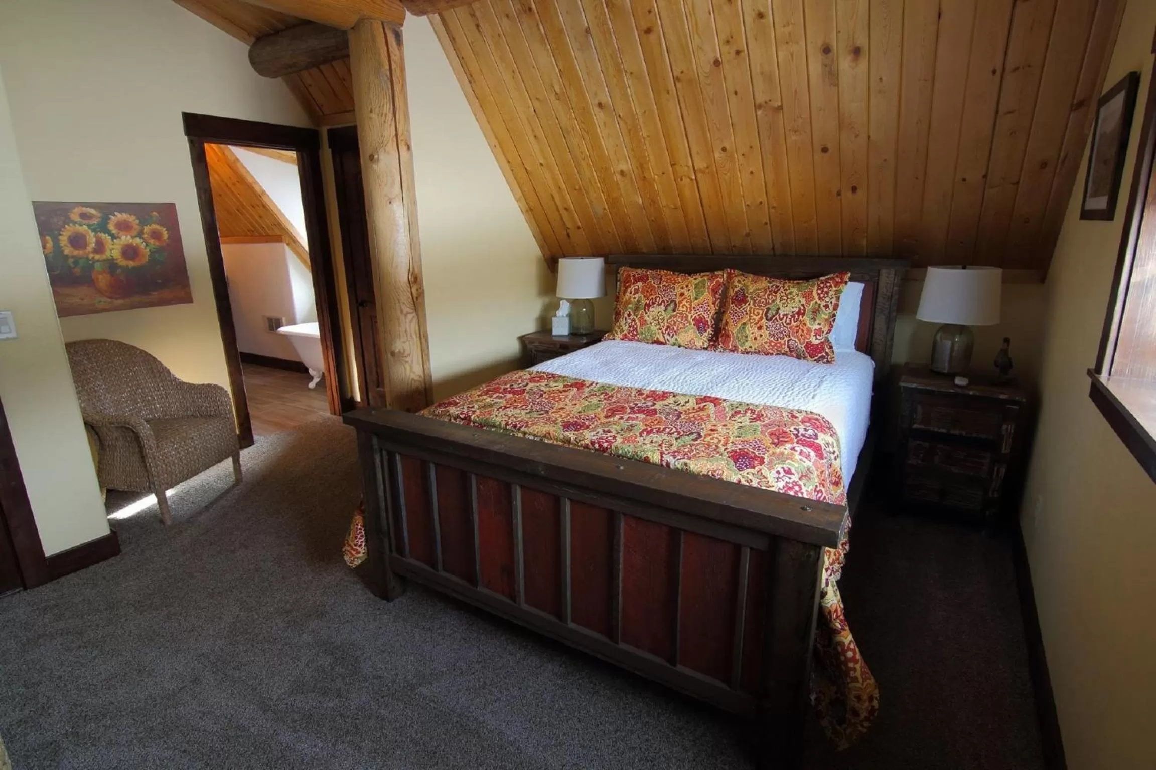Bedroom, Bed in Fin and Feather Inn
