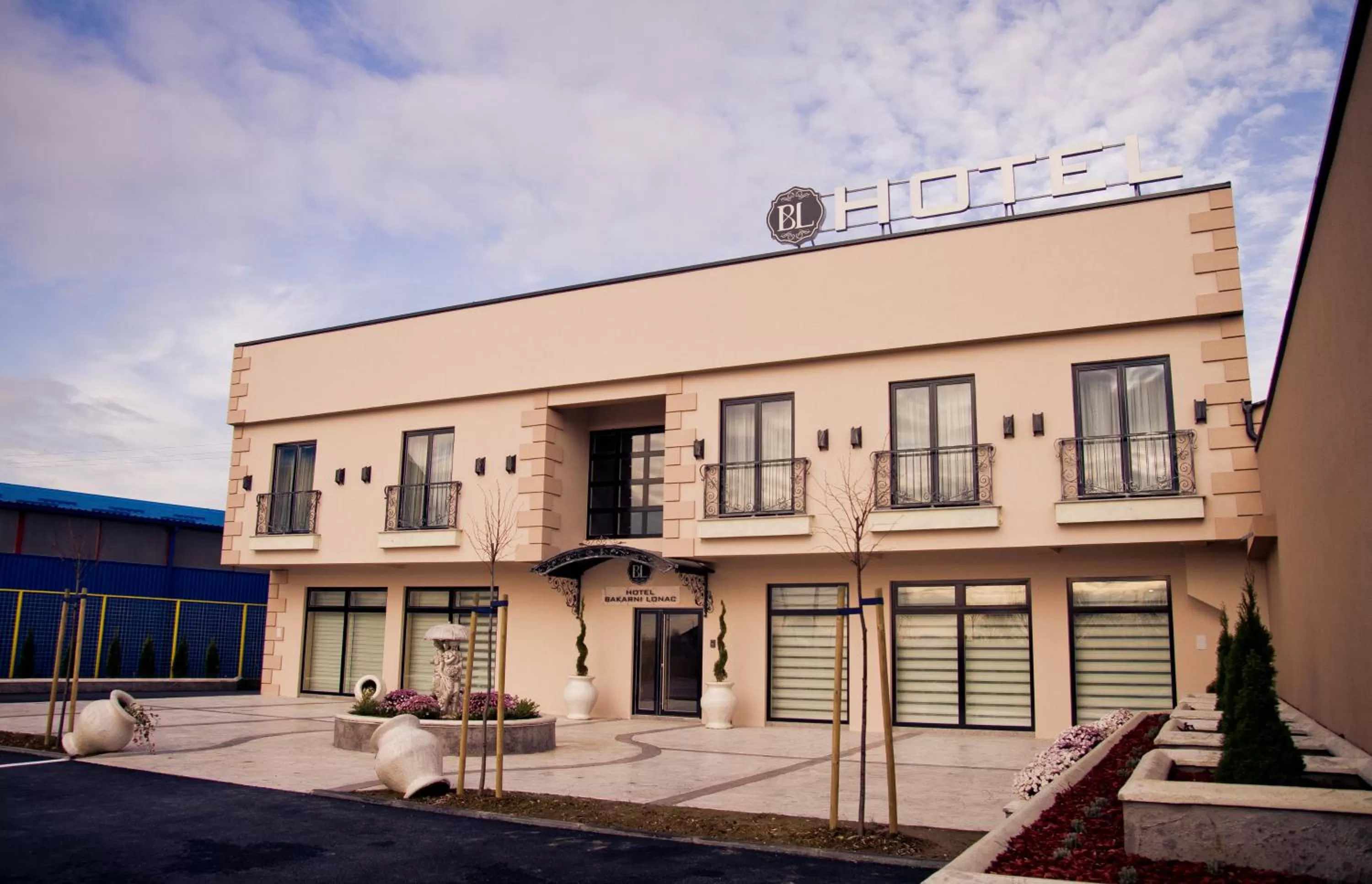 Facade/entrance in Hotel Bakarni Lonac