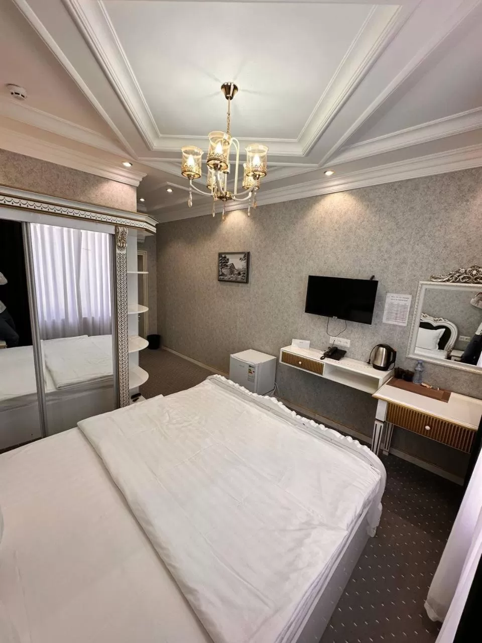 Photo of the whole room, Bed in Suleyman hotel