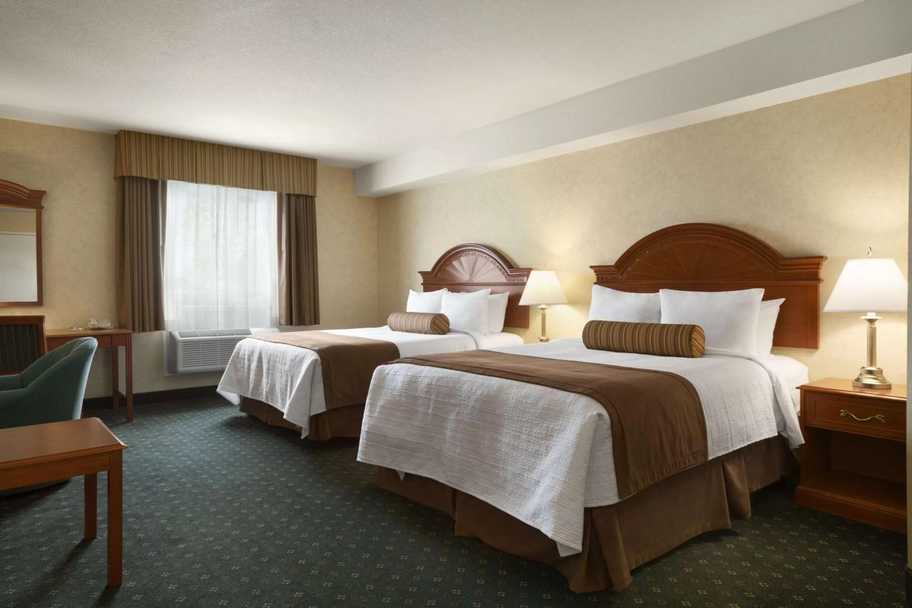 Photo of the whole room, Bed in Travelodge by Wyndham Strathmore