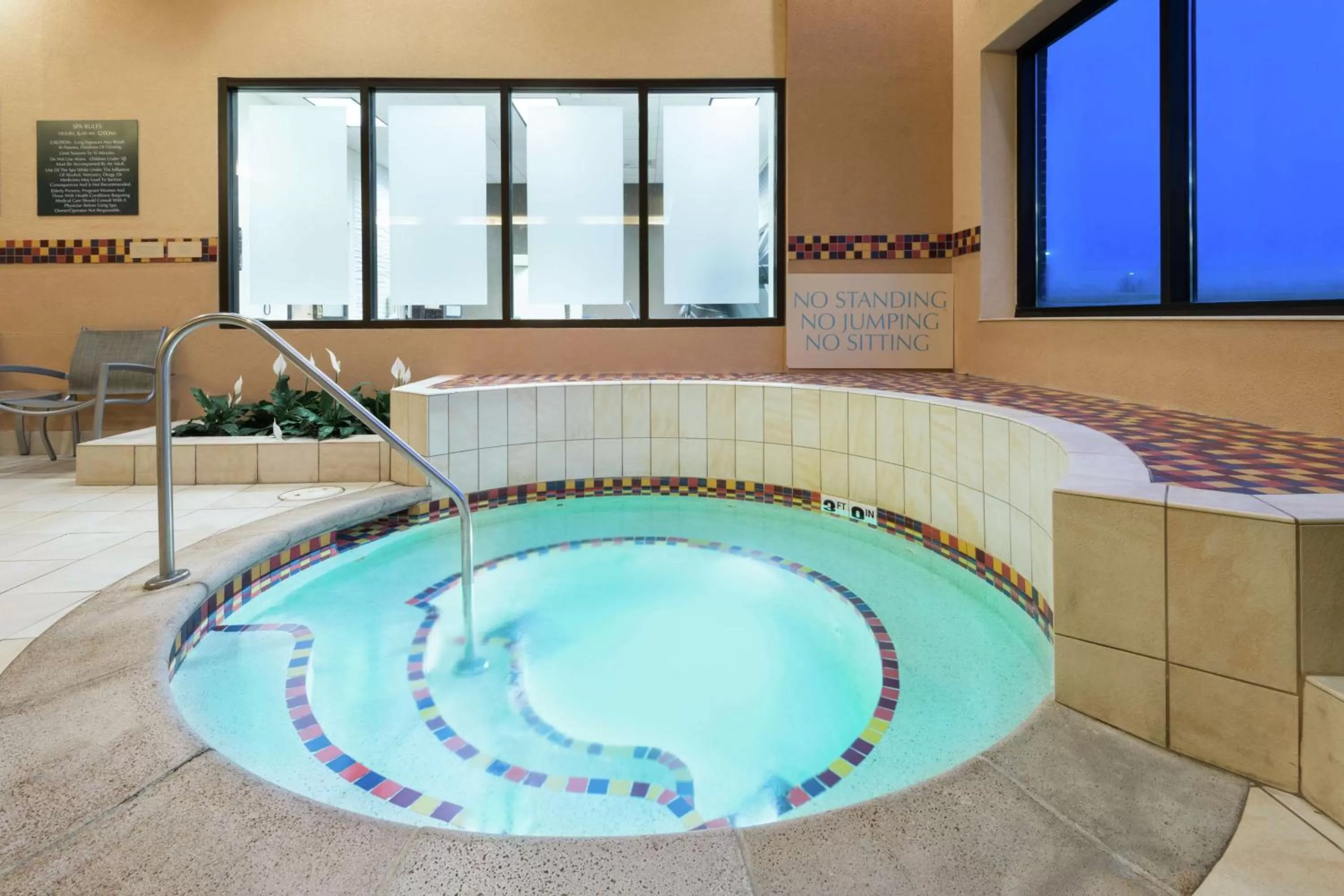 Hot Tub in Embassy Suites by Hilton Saint Louis Saint Charles