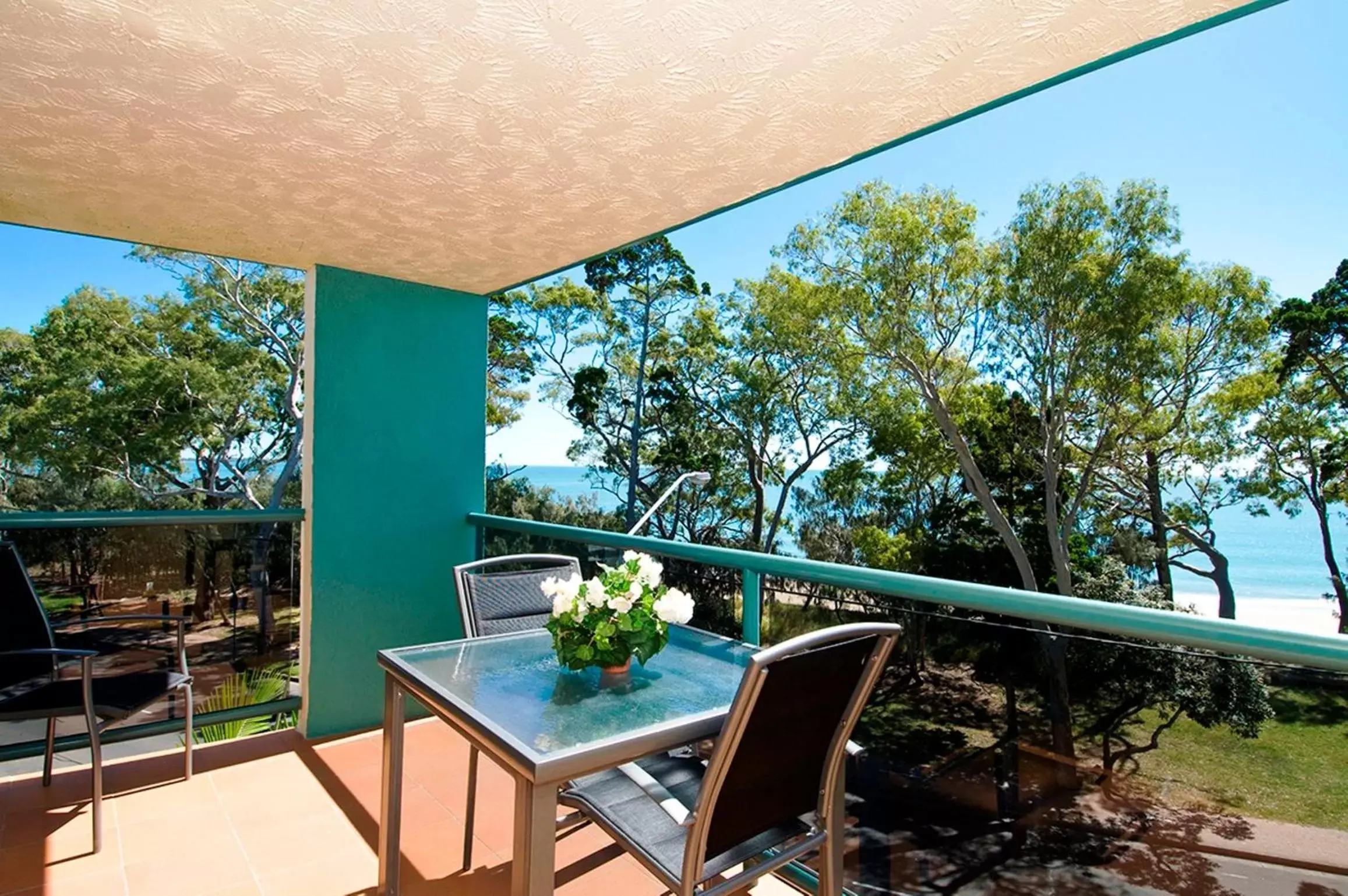 Two-Bedroom Apartment with Bay View in Shelly Bay Resort Two-Bedroom Apartment with Bay View in Shelly Bay Resort