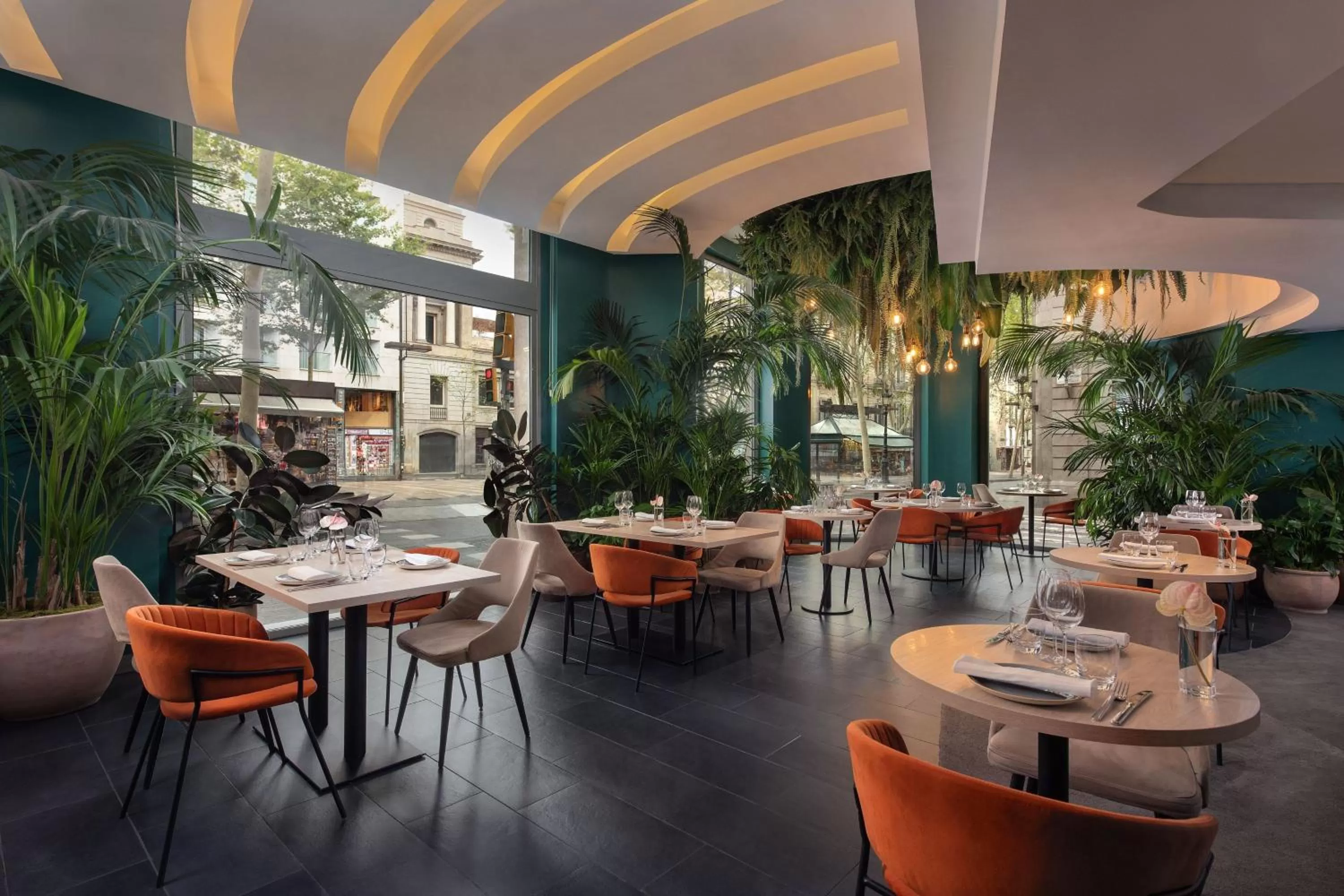 Restaurant/places to eat in Le Meridien Barcelona