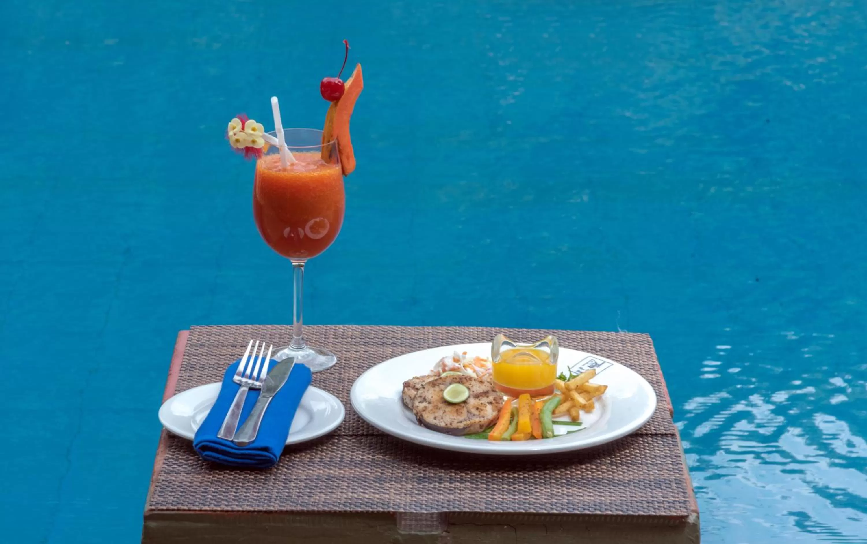 Food and drinks in Nice Place Resort