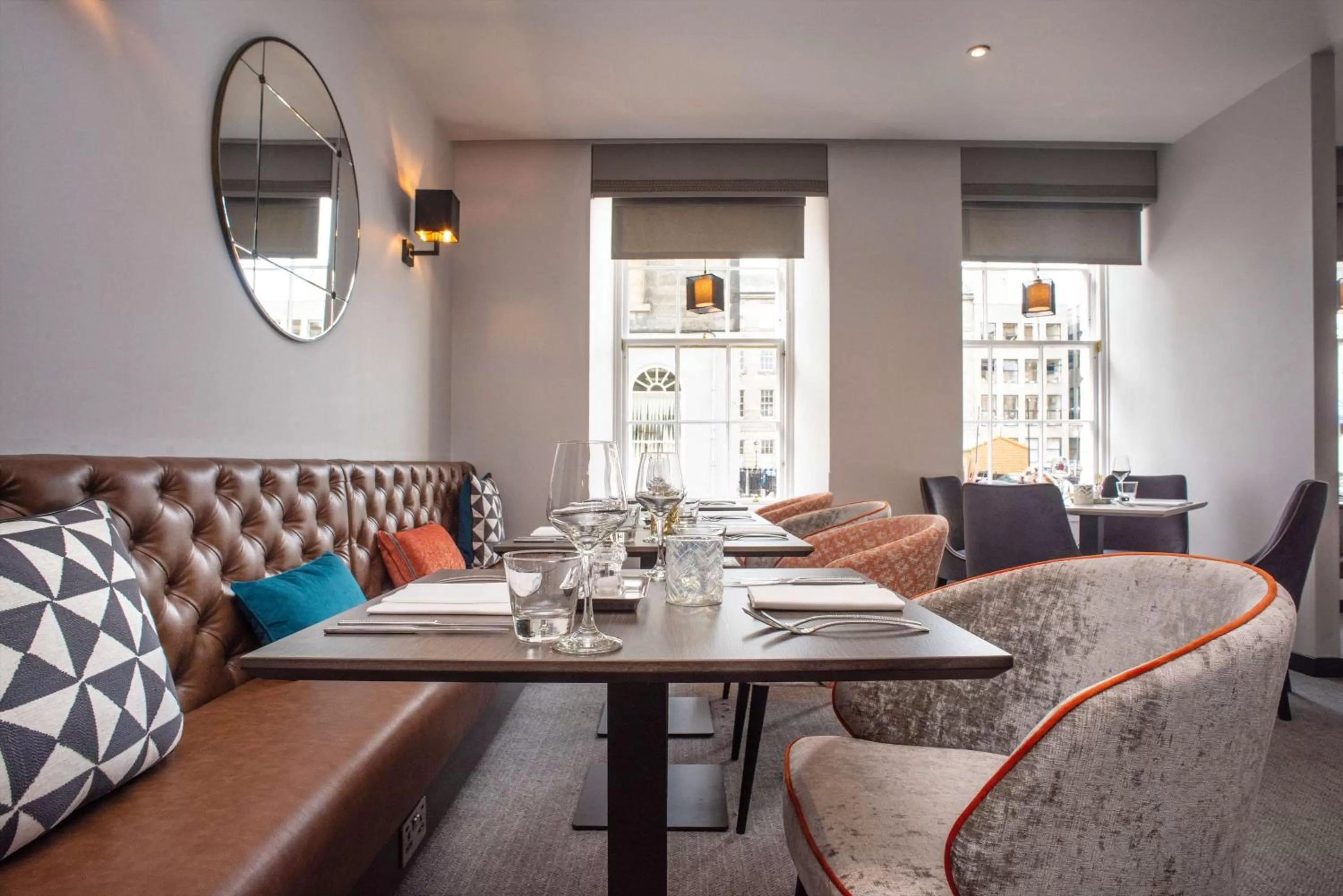 Restaurant/places to eat in Ten Hill Place