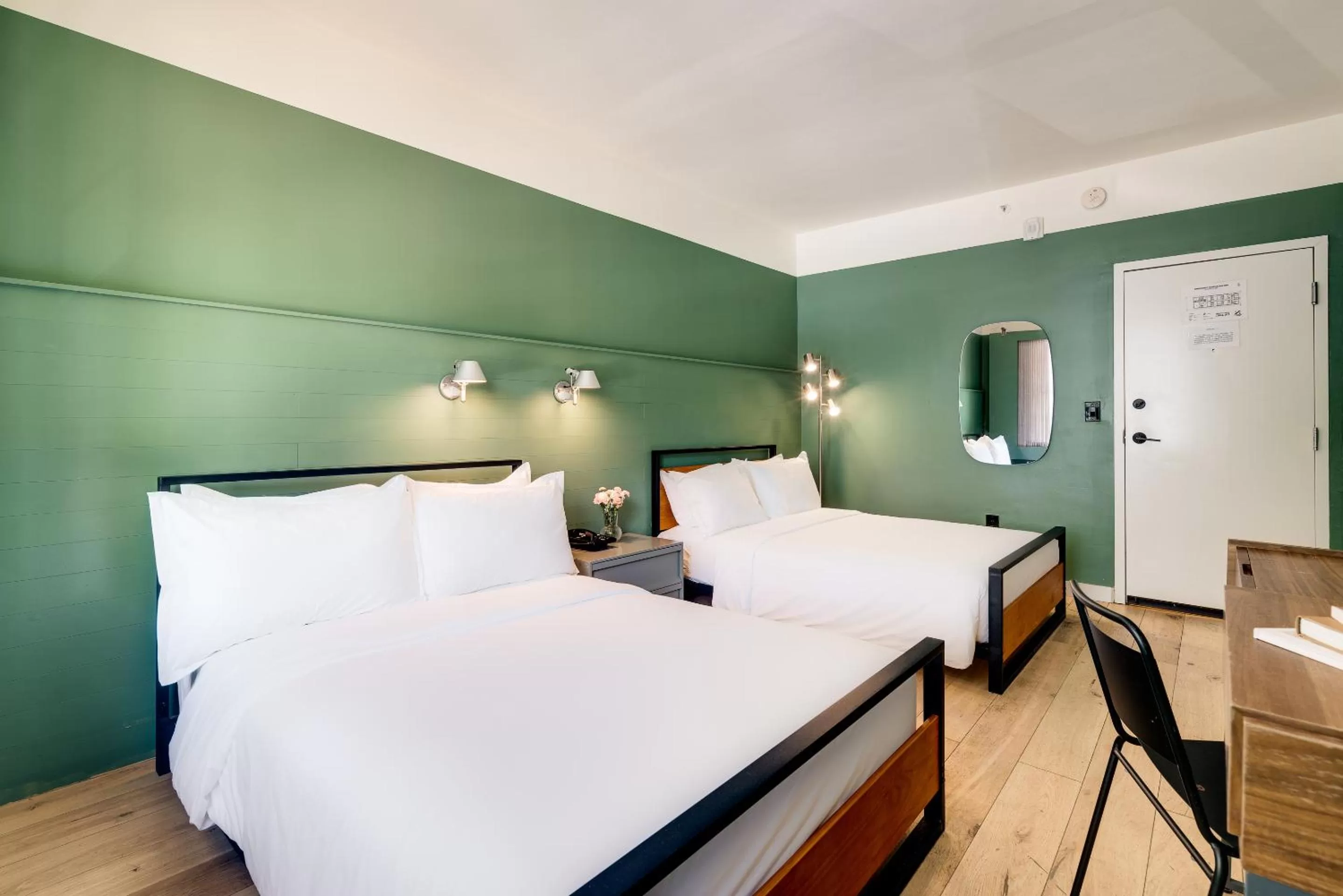 Standard Double Room in Greenview Hotel By Lowkl