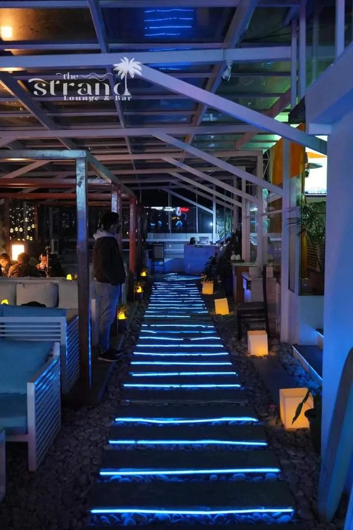 Restaurant/places to eat in Hotel Mirage Regency