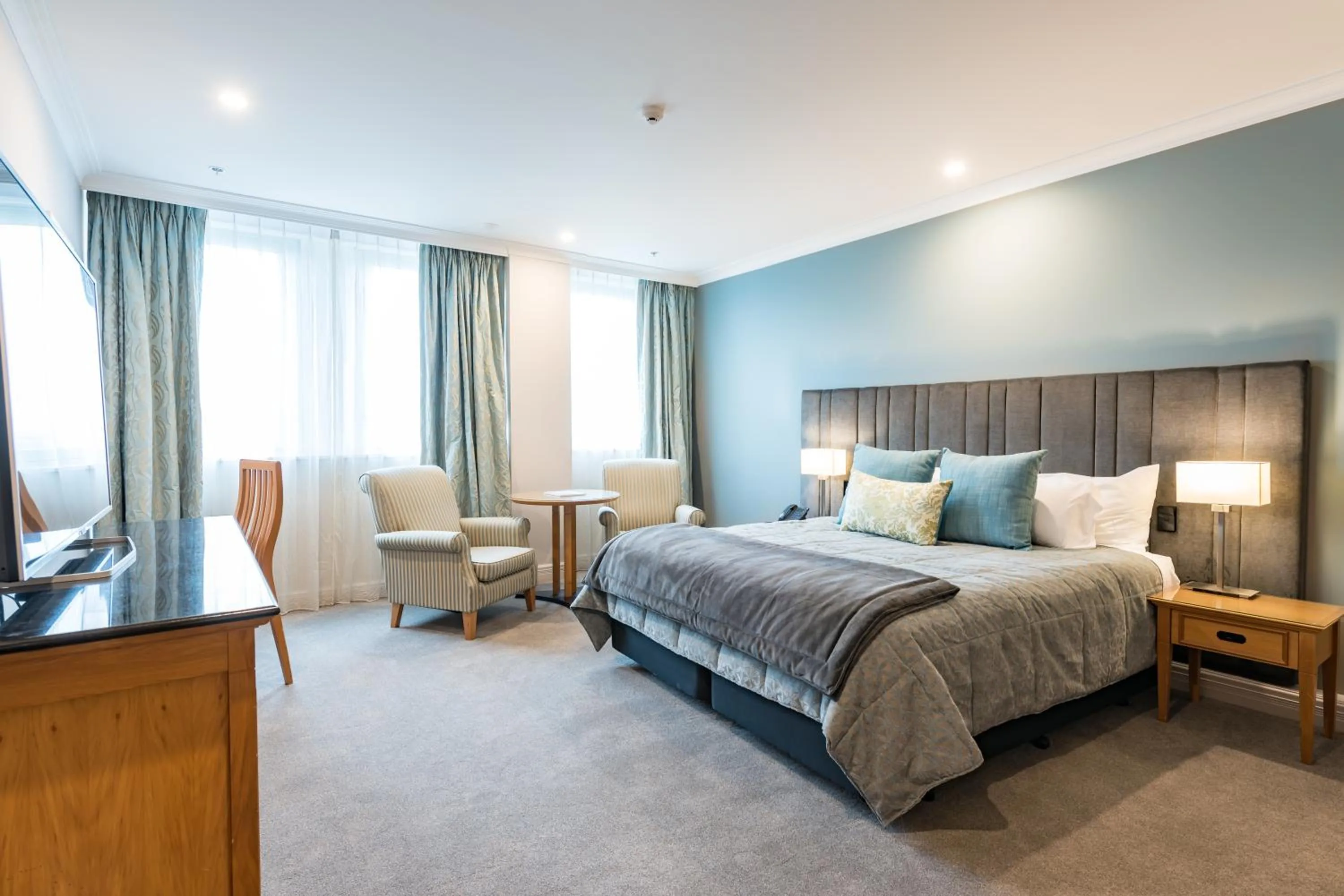 Bedroom, Bed in Distinction Christchurch Hotel