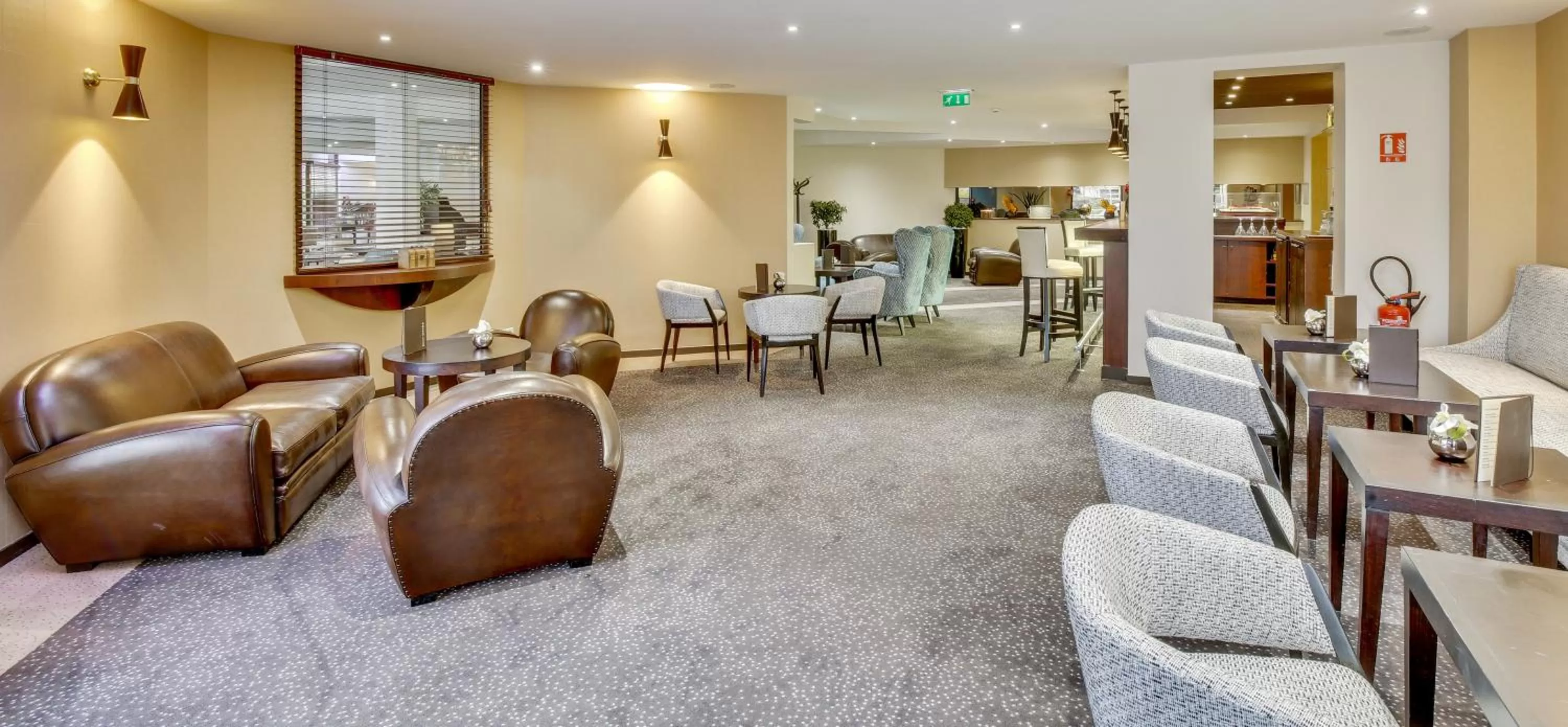 Lounge or bar in Mercure Maurepas Saint Quentin