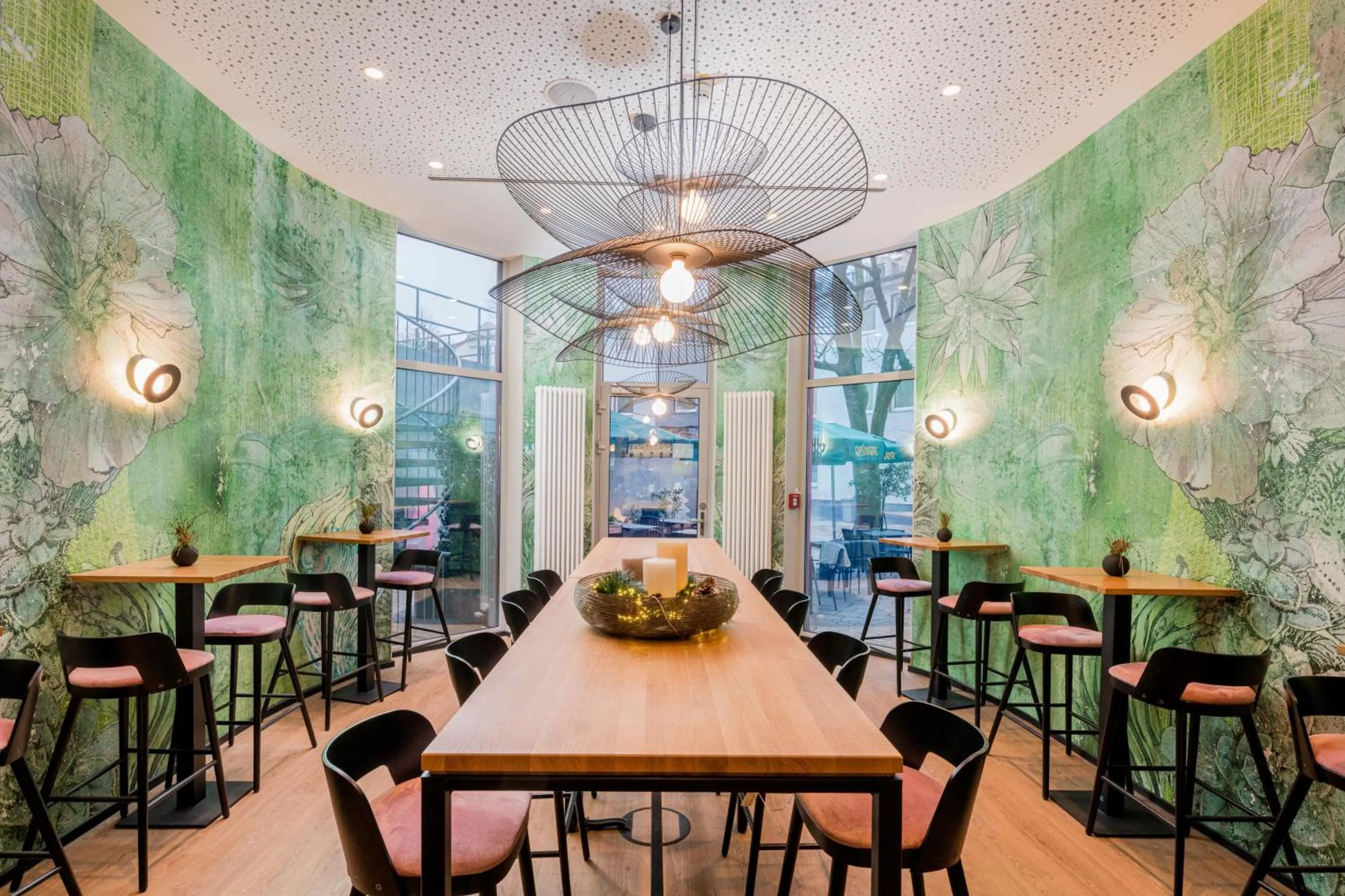 Restaurant/places to eat in KOOS Hotel&Apartments - City Aparthotel