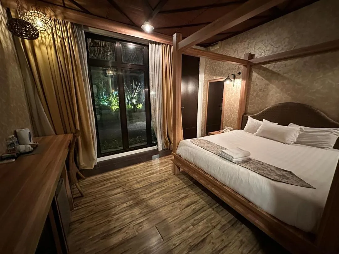 Photo of the whole room, Bed in I Garden Hotel