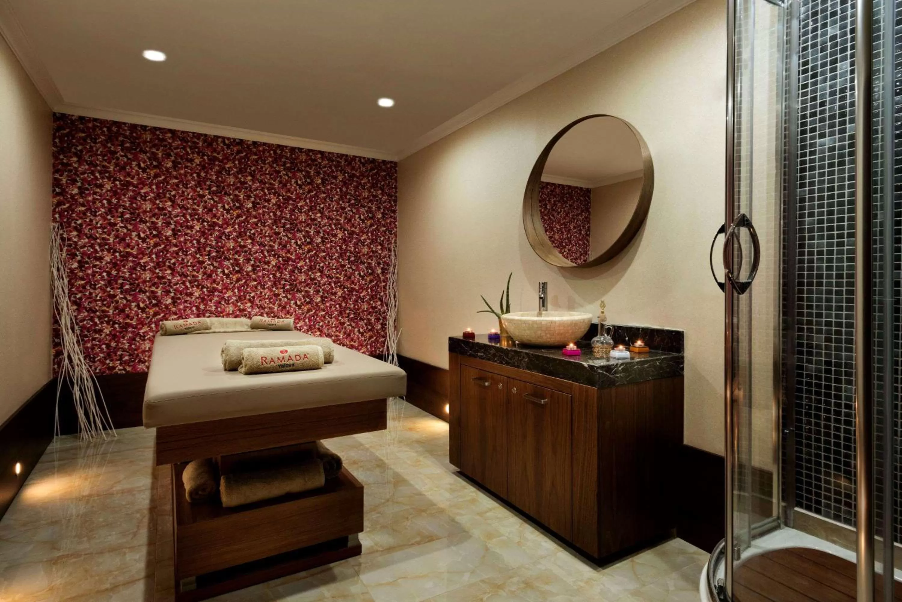 Spa and wellness centre/facilities, Bed in Ramada by Wyndham Yalova